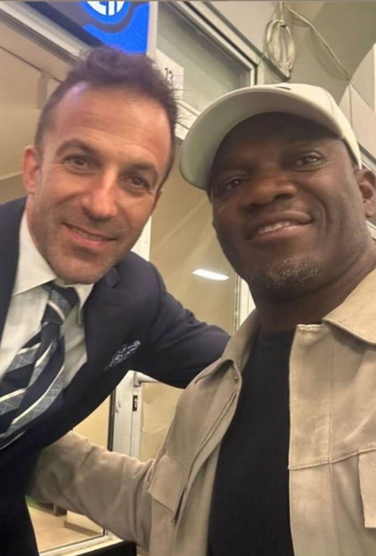 David Suazo, extasiado y desde un lugar privilegiado en el Inter vs Barcelona