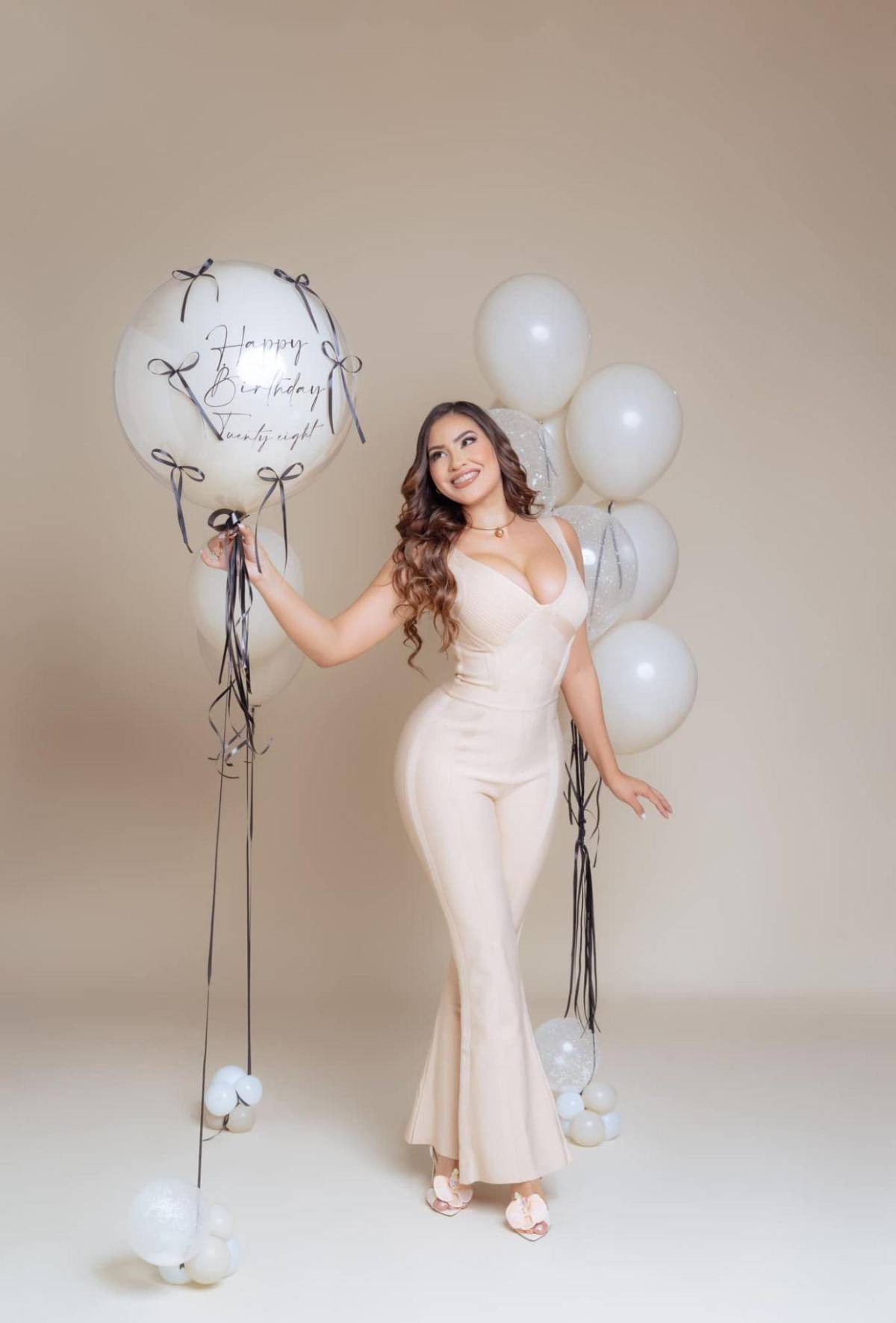 Con rosas, mariachis y globos: Novio de Alejandra Rubio le celebra su cumpleaños 28