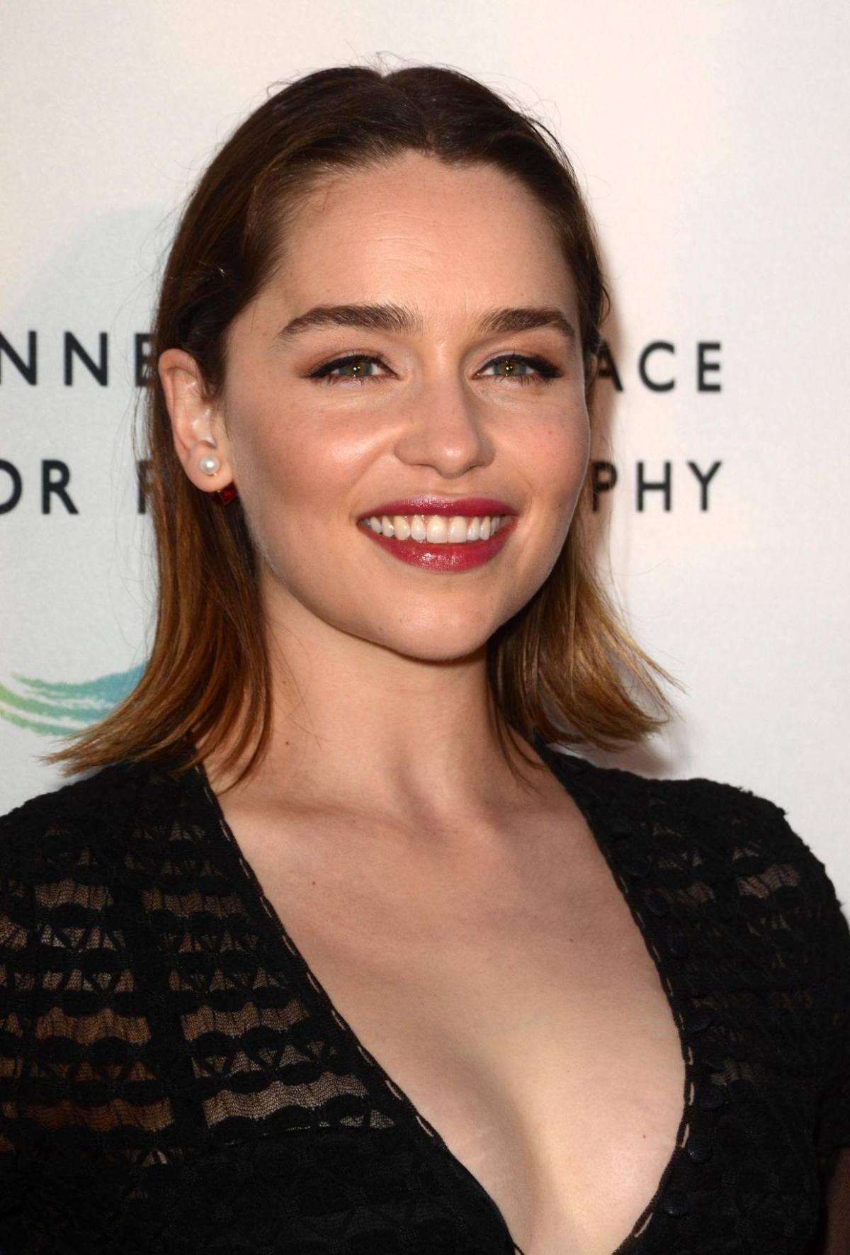 Emilia Clarke se sincera sobre sus lesiones cerebrales: Estaba destinada a morir