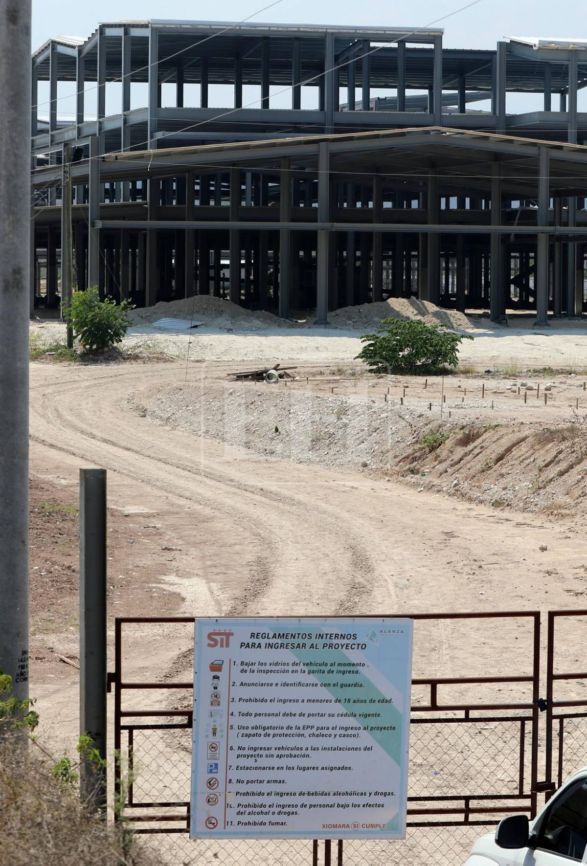 El millonario aumento en costo de tres hospitales sin terminar ¿Qué pasó con el presupuesto?