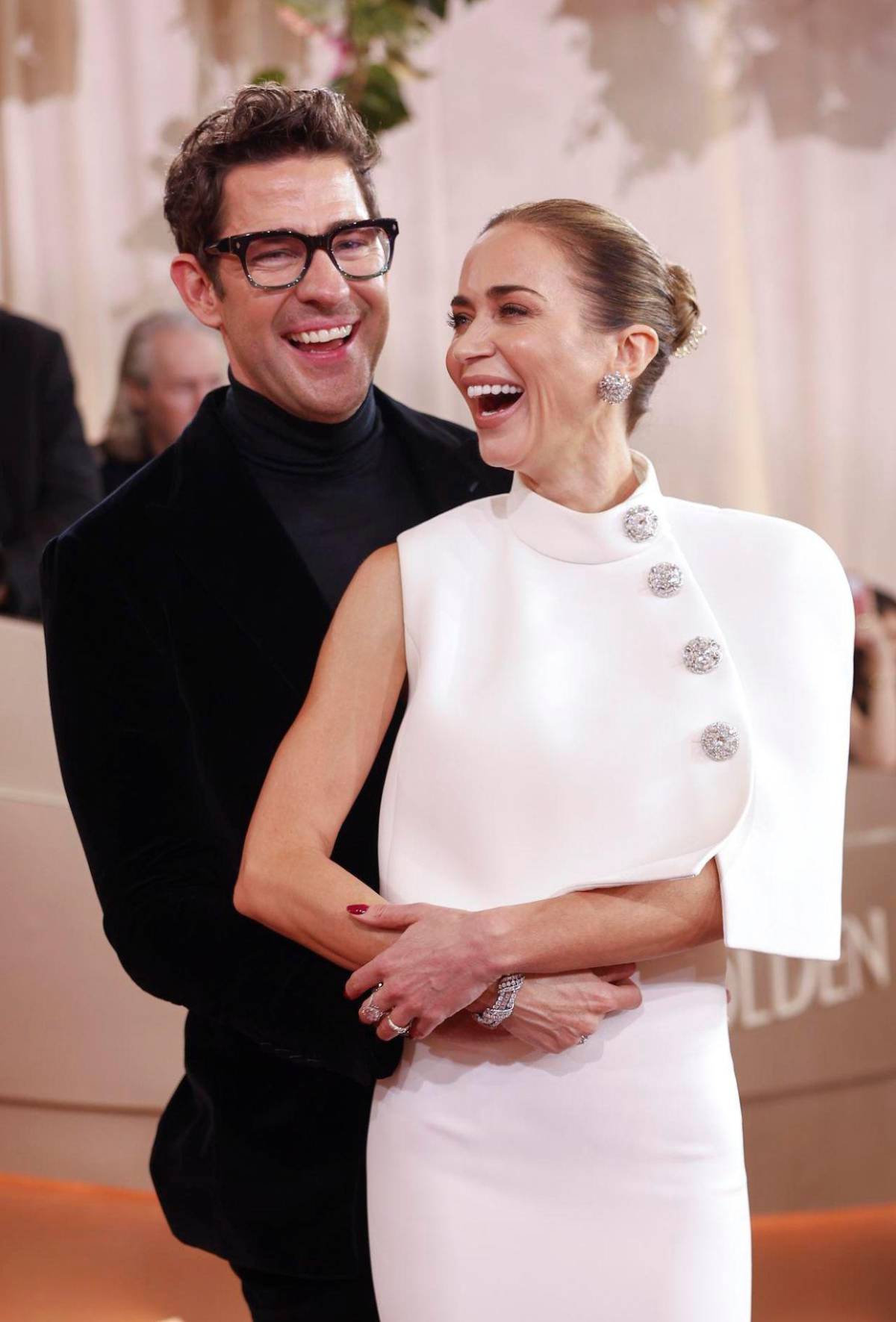 Romance y elegancia: Parejas que deslumbraron en la alfombra roja de los Golden Globes 2026