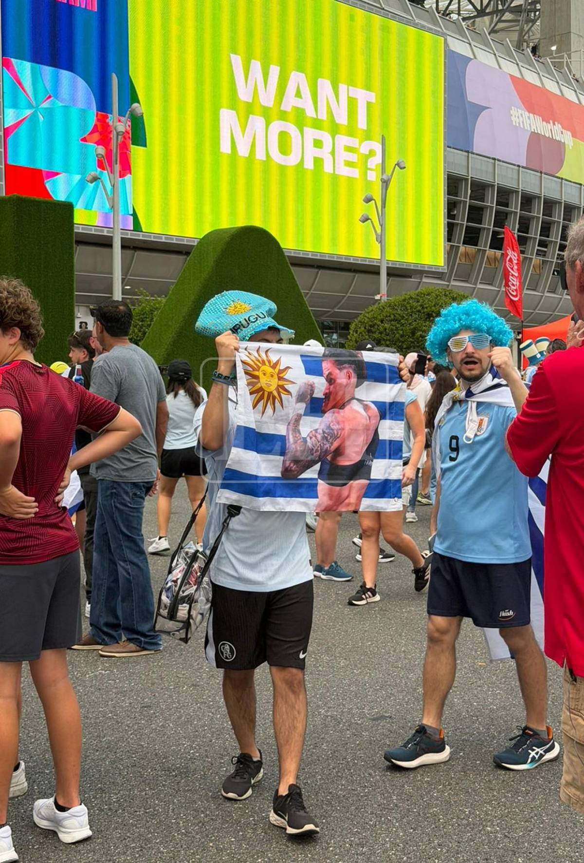 Optimismo entre hinchas de Uruguay que esperan celebrar un triunfo ante Arabia Saudí