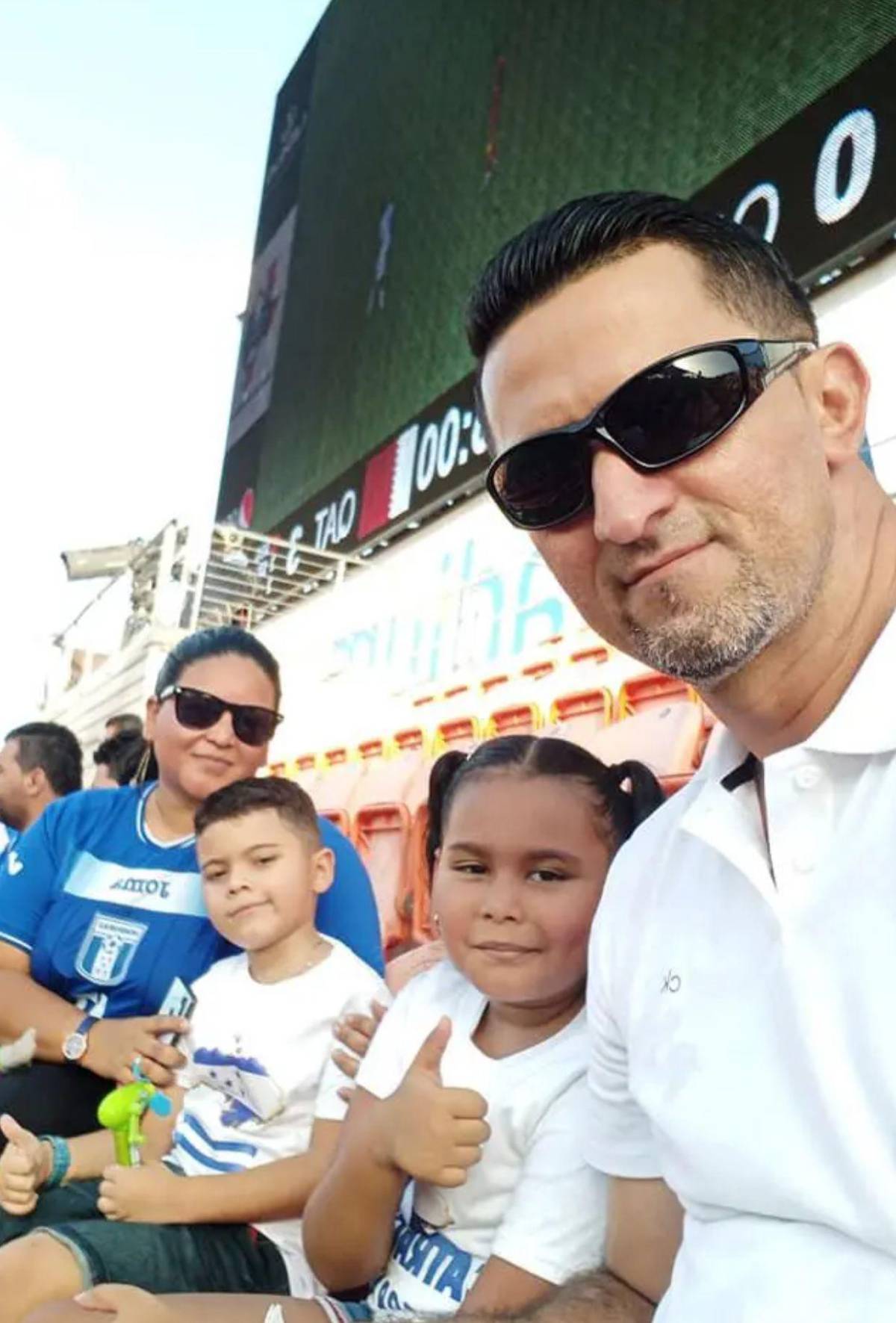 Exjugador de la Selección de Honduras sale adelante en EE UU con la construcción y el fútbol