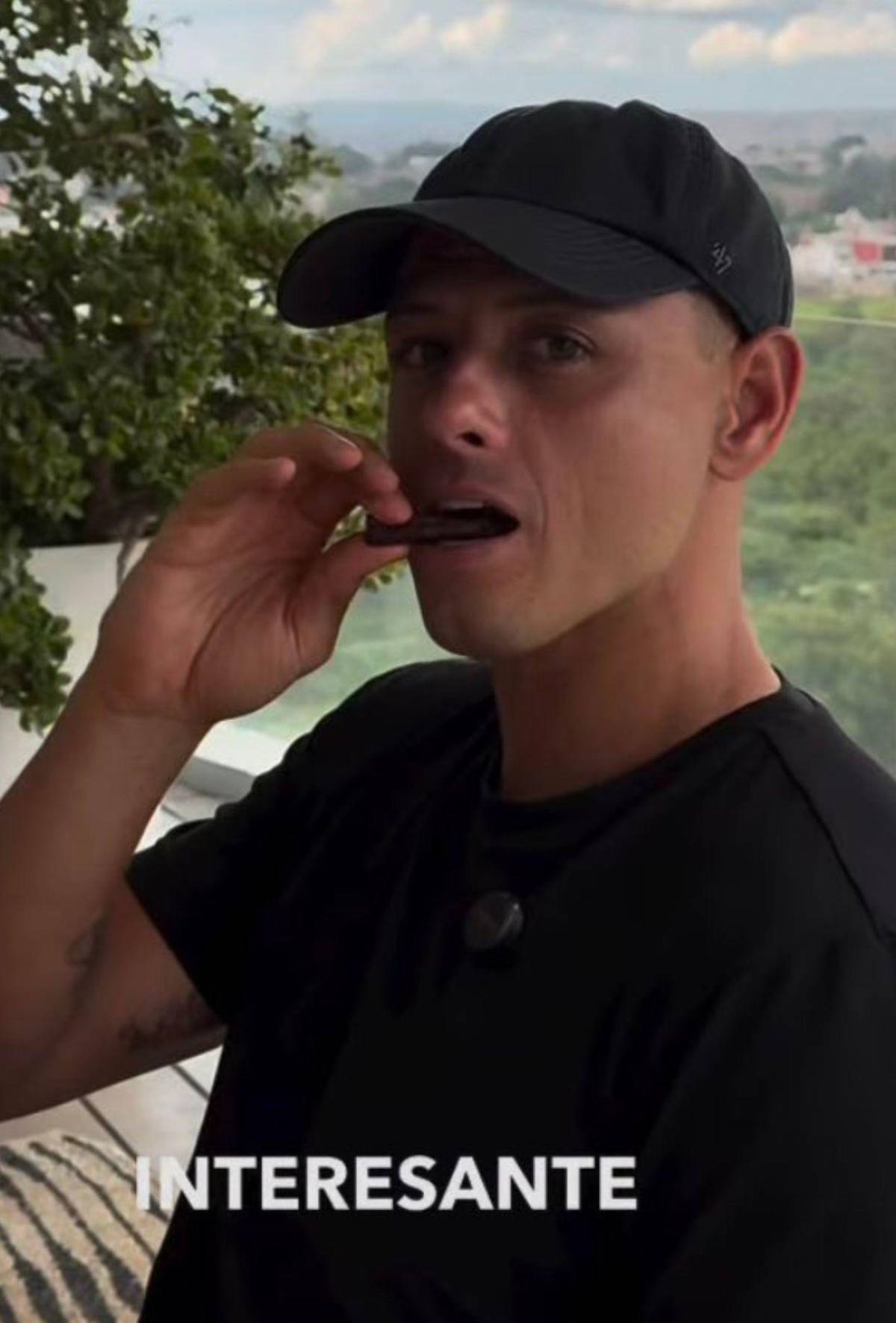 ¿Está bien de la cabeza? Chicharito Hernández en líos en México por comentarios sexistas