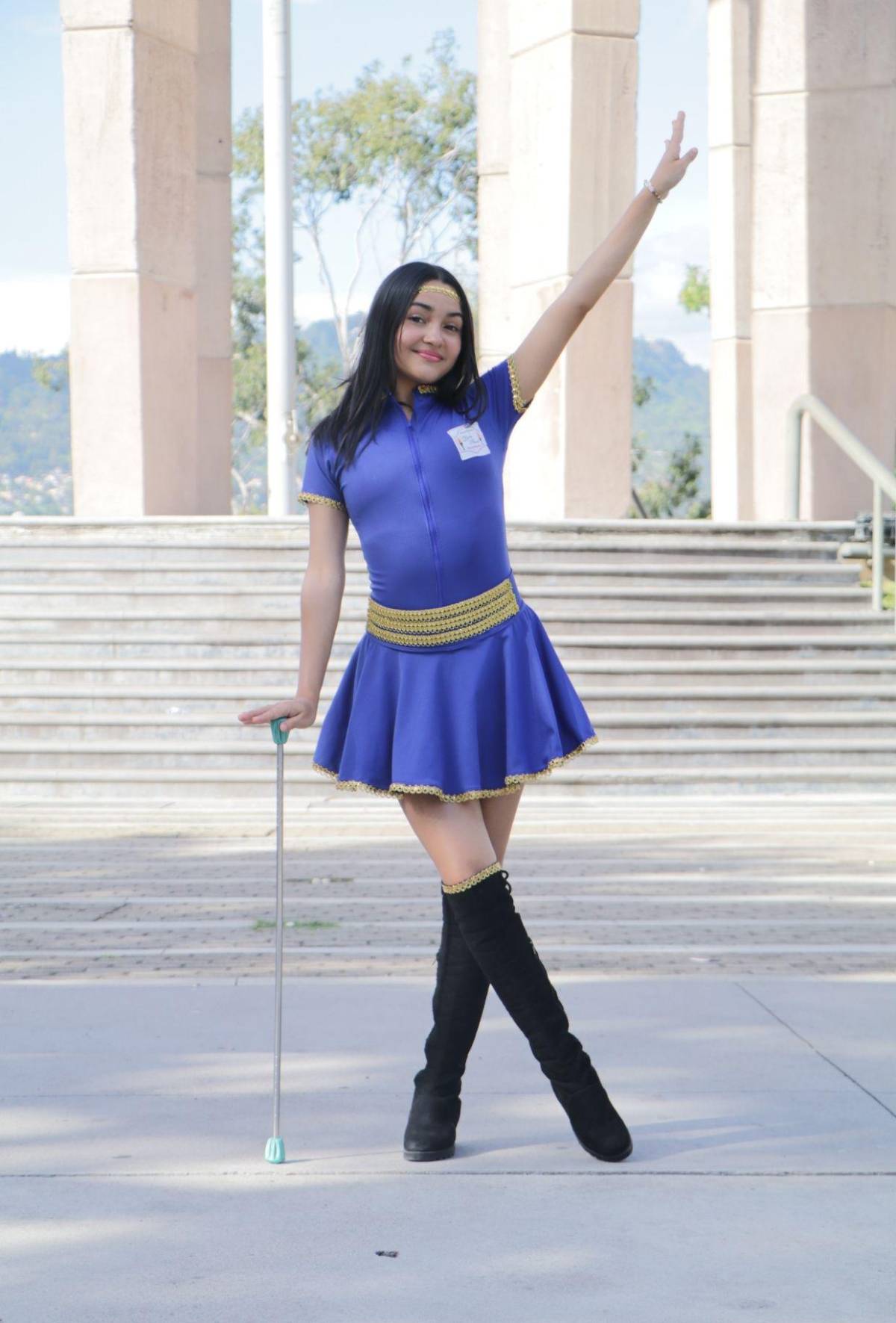 Palillonas del Instituto Yave Nissi están listas para el desfile de independencia