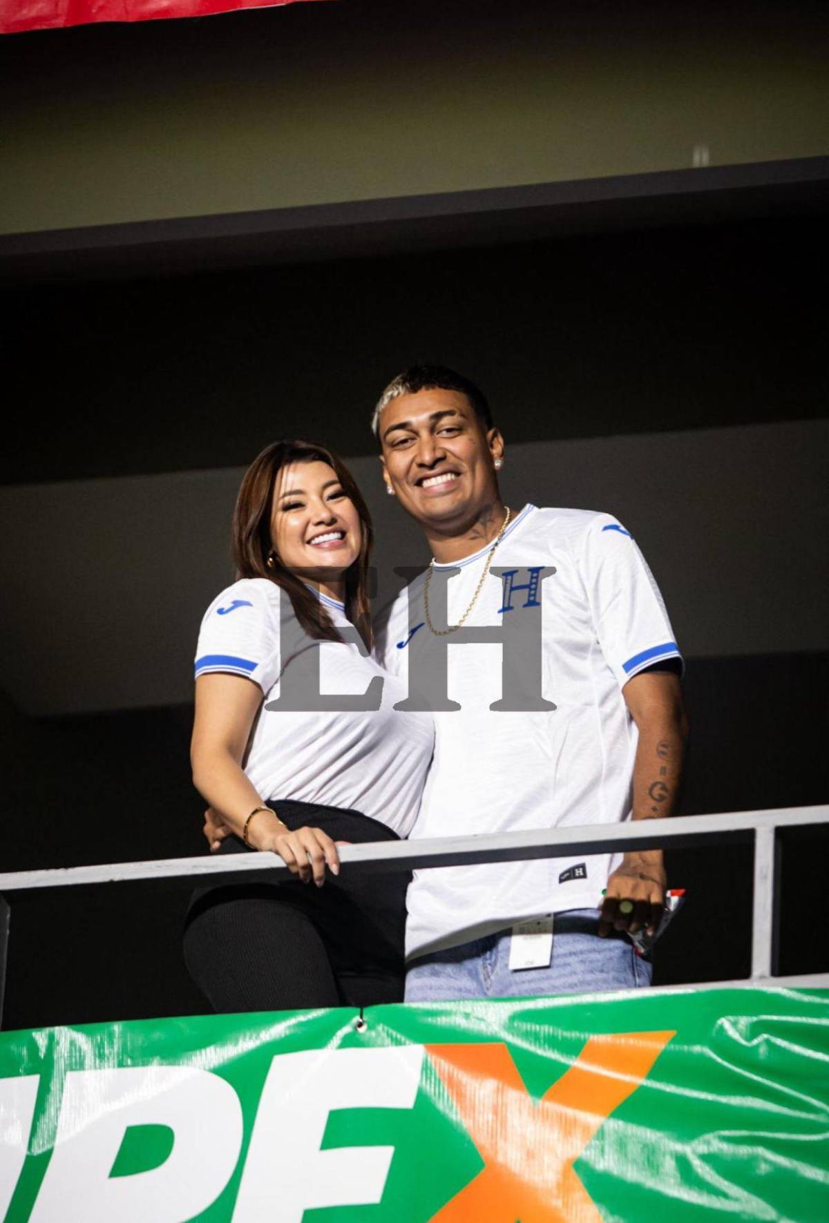 A la distancia Milagro Flores alienta a Supremo y la selección de tiktokers de Honduras