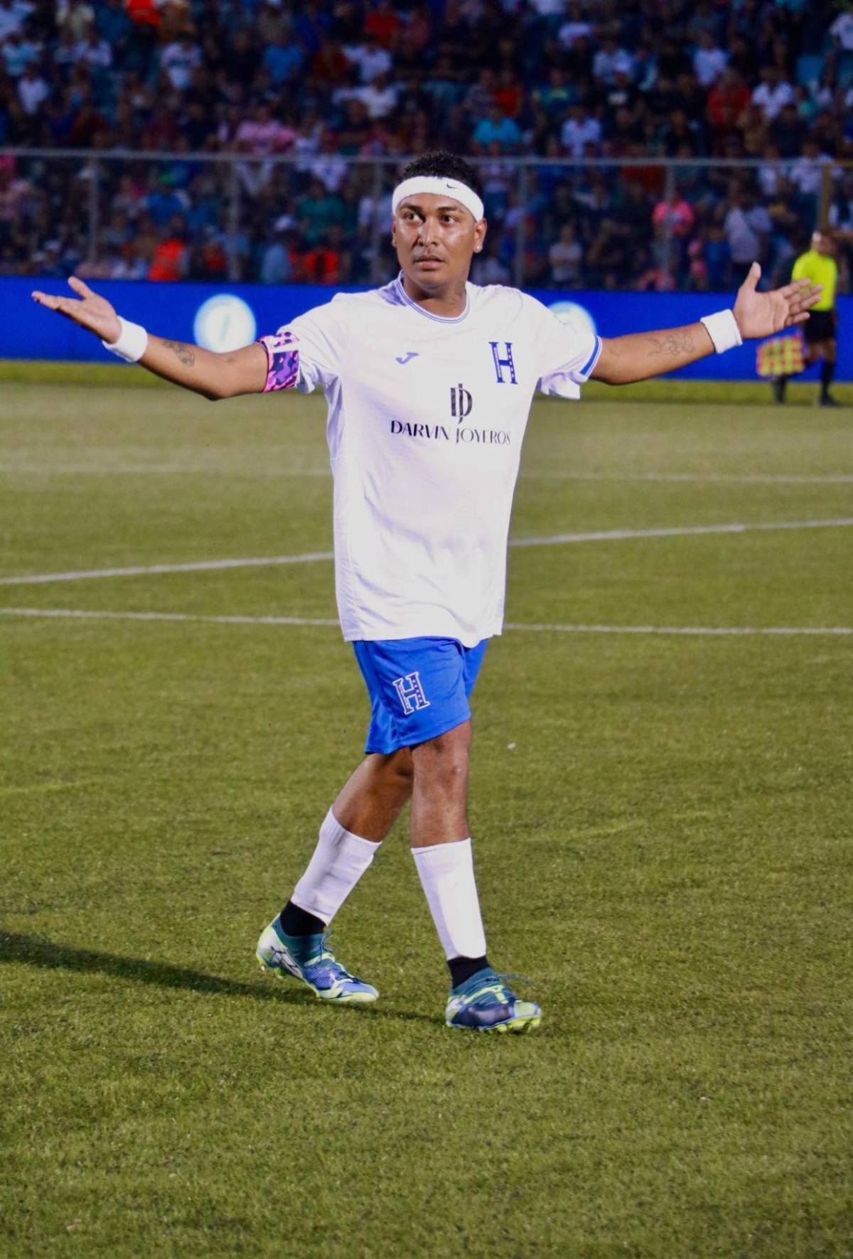 Cuánto gana en redes Supremo, organizador del juego de tiktokers Honduras-El Salvador