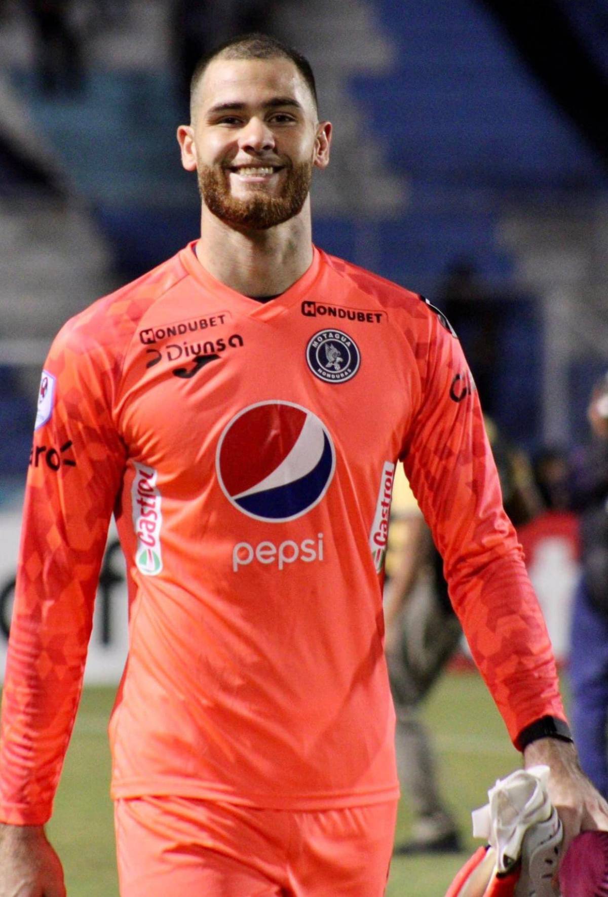 Fichajes: Alberth Elis a punto de volver a Europa y Motagua contrata volante de última hora