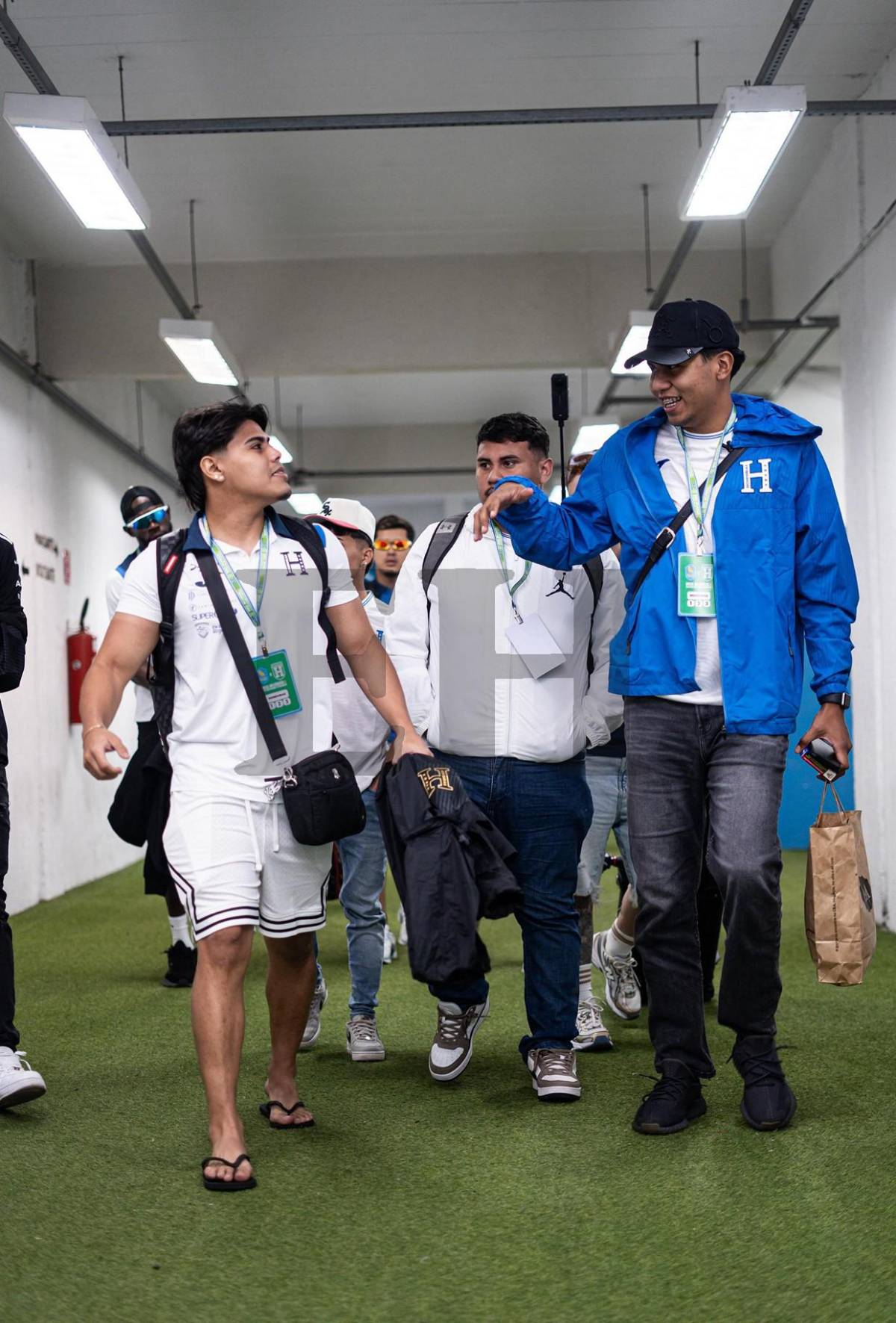 La llegada de la selección de tiktokers de Honduras al estadio Bruno José Daniel