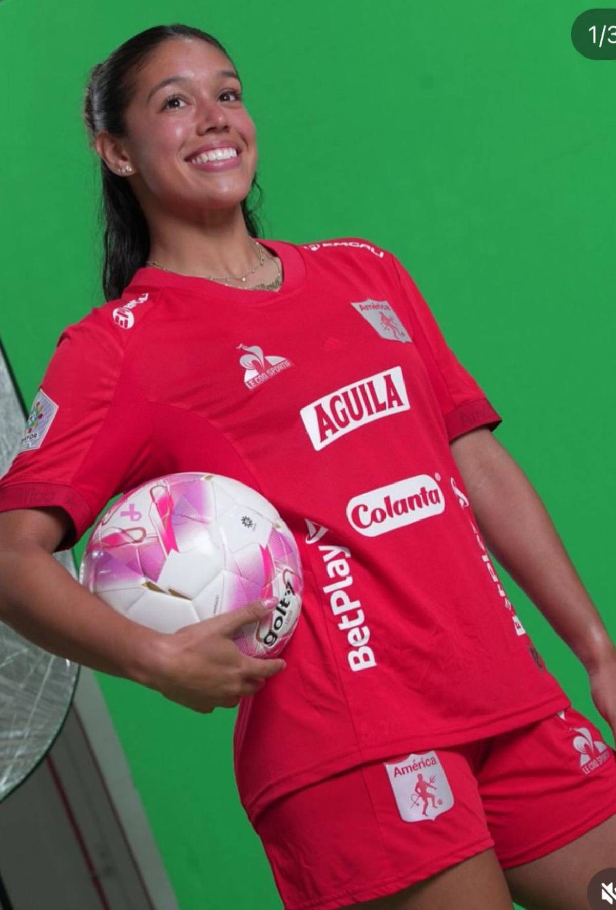 Tiene tres nacionalidades, jugó con Honduras y ahora brilla con Colombia