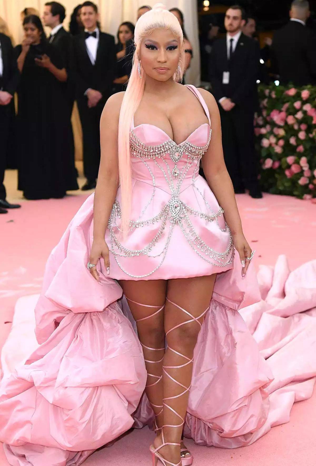 Acusan a Shakira de copiar estilo de otras famosas para asistir a la Met Gala 2025