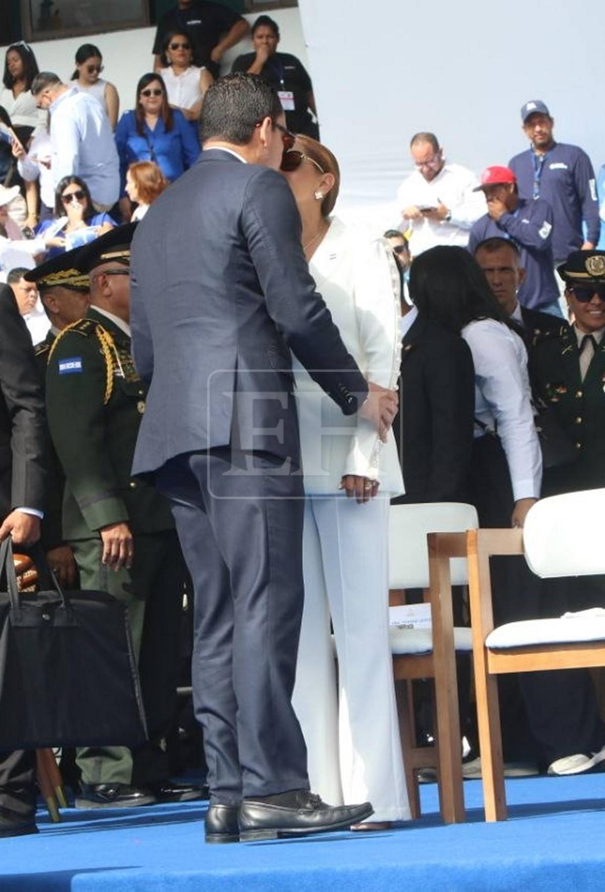 Sobrios y elegantes: los presidentes de los poderes del Estado en desfiles patrios