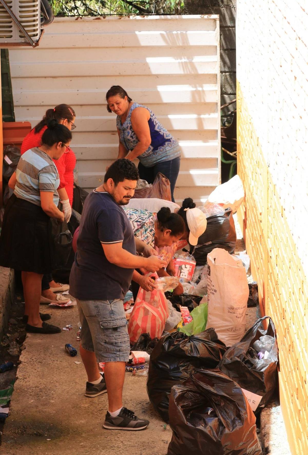 Guardianes del planeta promueven el reciclaje en  escuelas de la capital