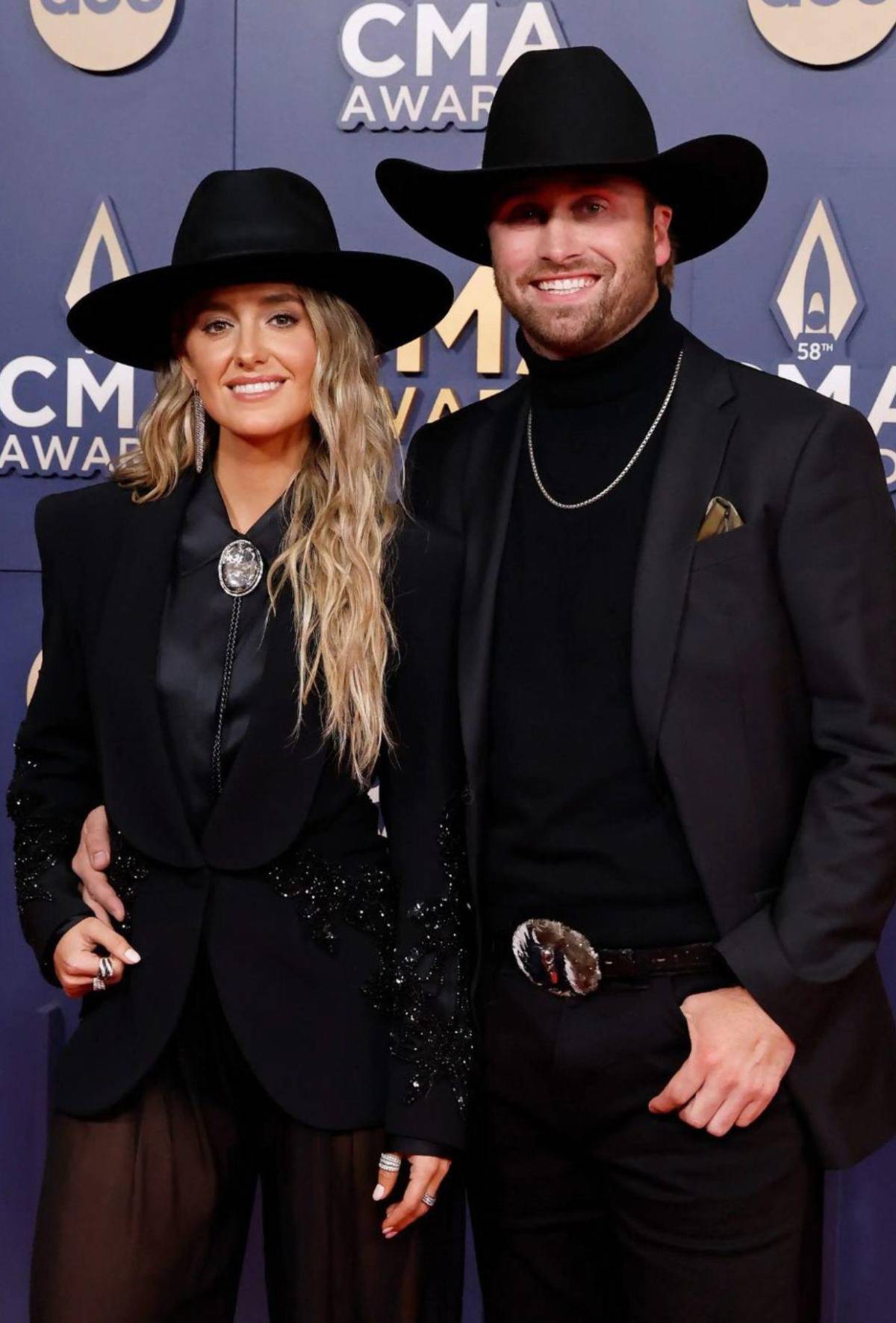 ¡No solo Miley! Parejas de famosos que se han comprometido este 2025