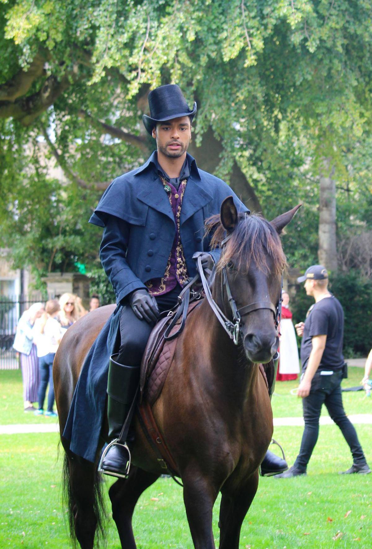 ¡Adiós Bridgerton!: Regé-Jean Page, en nueva serie erótica de Netflix