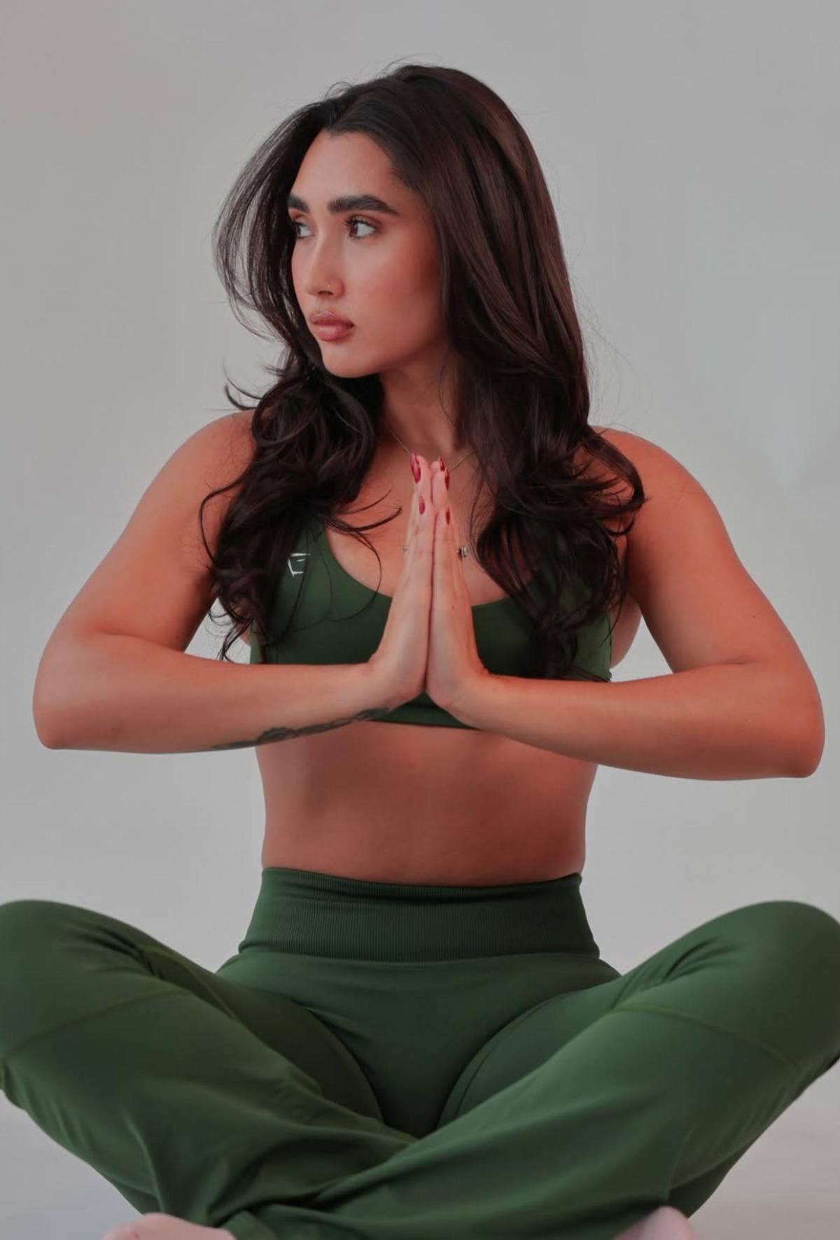 Katt Sarmiento va por la corona de Miss Universe Honduras 2026