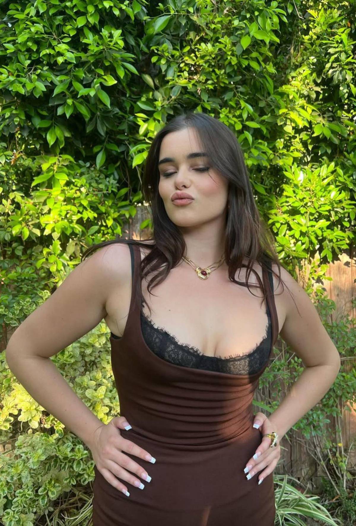 Barbie Ferreira presume marcado abdomen y fans comentan su pérdida de peso