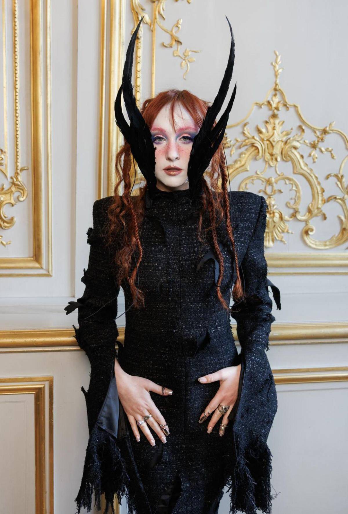 ¿Abuso laboral? Chappell Roan desata controversia por gesto hacia su asistente