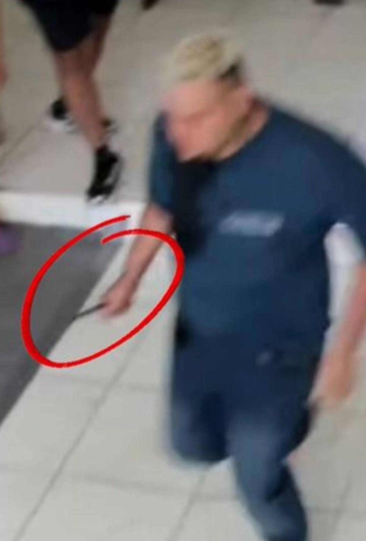 Tiktoker hondureño, expulsado de reality tras intentar atacar a otro con un cuchillo