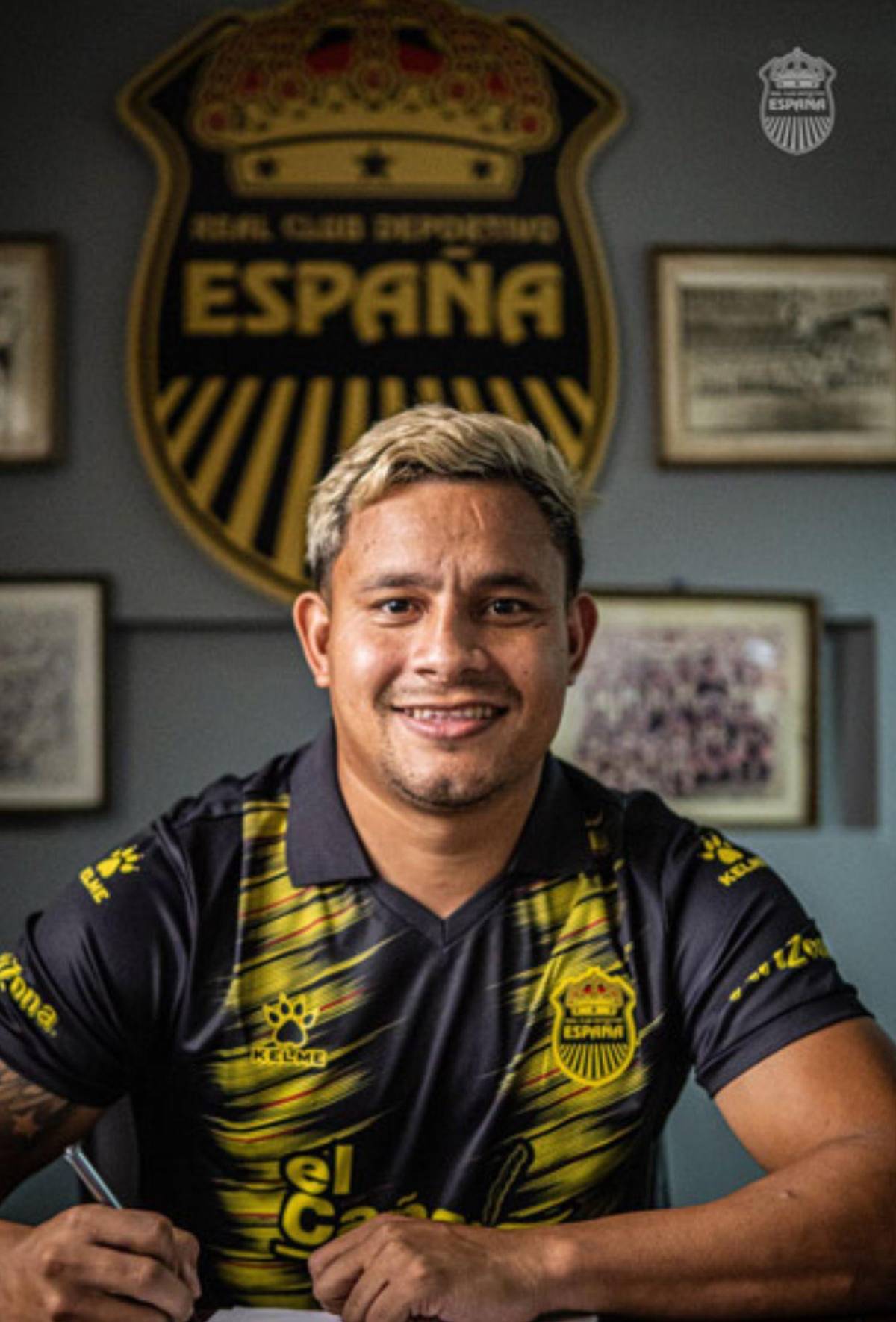 Se fue a jugar burocrático a EE UU y equipo grande de Honduras les rescindió contrato