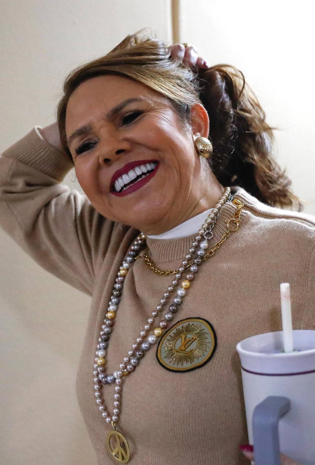 Polémica e irreverente: así es Celeste Amarilla, senadora que lanzó ofensas racistas a Mbappé