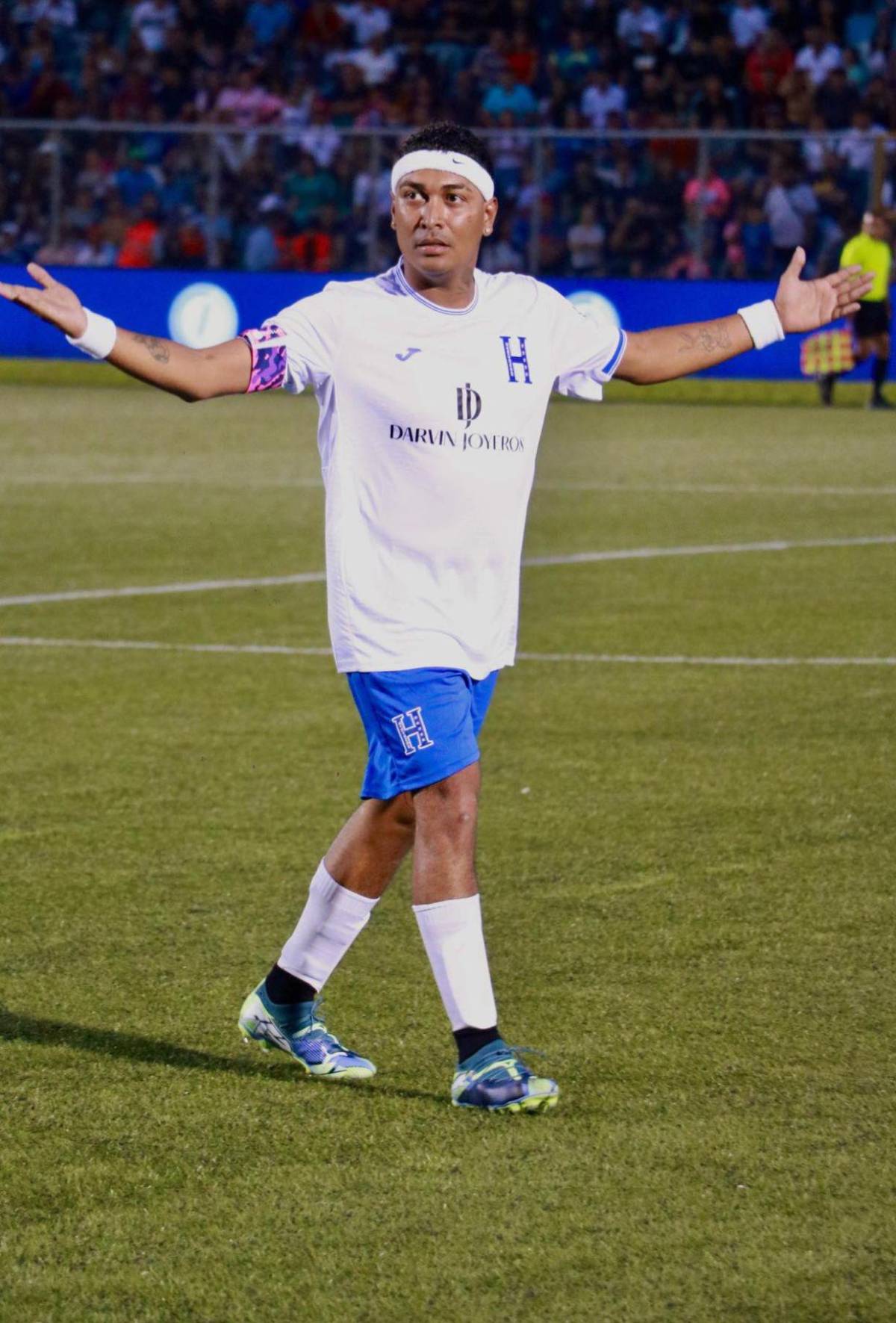 Supremo hará partido de tiktokers en La Ceiba y anuncia premio de L100 mil, ¿cómo ganarlos?