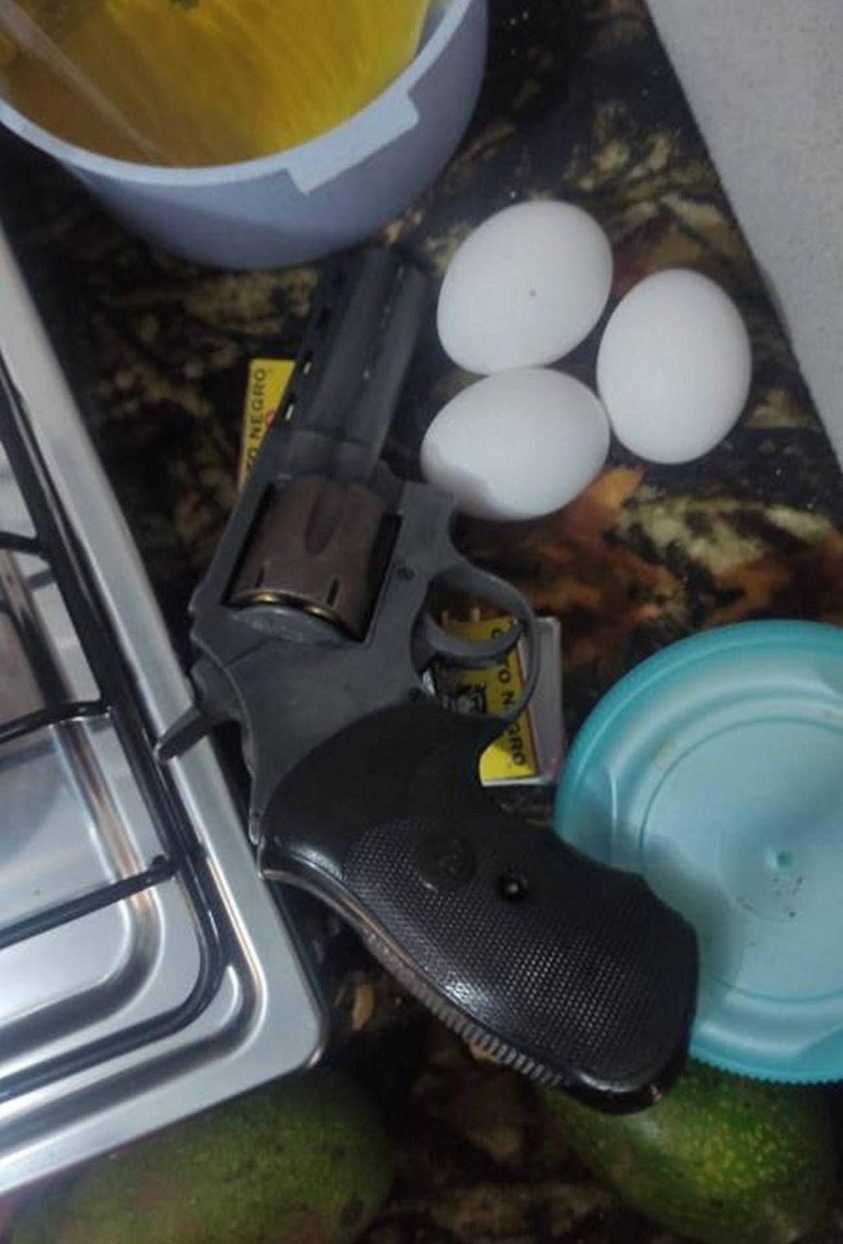 Le pido a Dios que me dé fuerzas: lágrimas y luto en velorio de Yuli Solórzano, oficial asesinada por su pareja