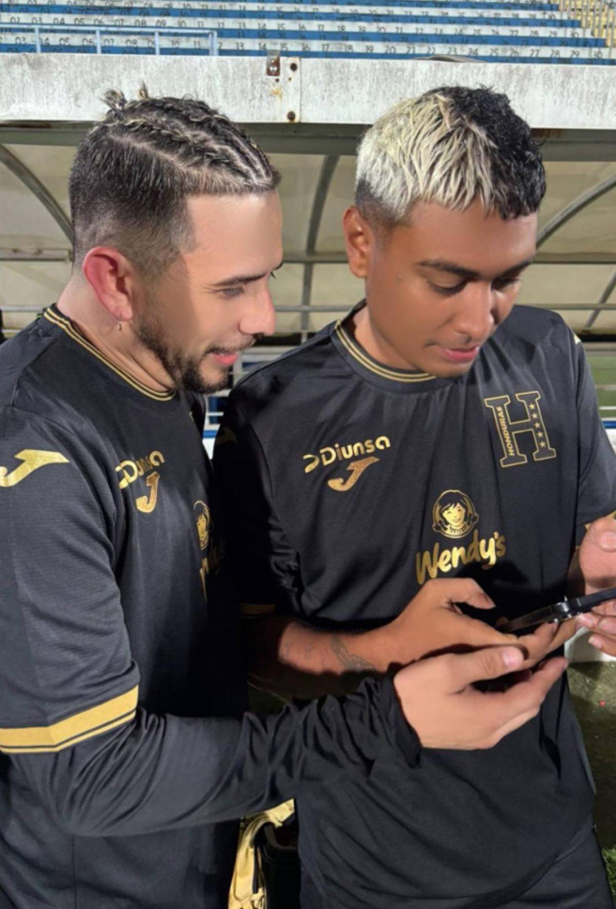 Supremo atiza contra tiktoker de su equipo y dice que lo bloqueó: Quiere mandar como yo mando