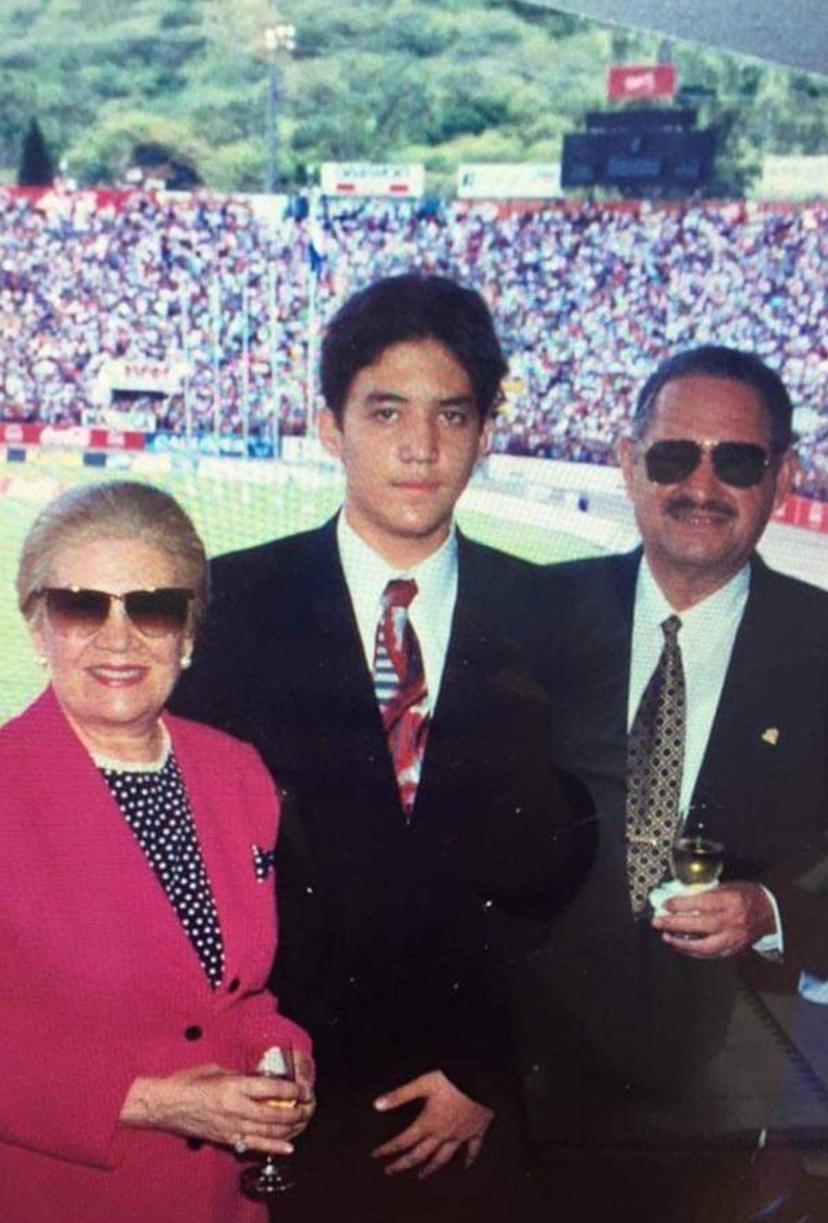 Fotos de los primeros años de matrimonio entre Xiomara Castro y ‘Mel’ Zelaya Fotos de los primeros años de matrimonio entre Xiomara Castro y ‘Mel’ Zelaya