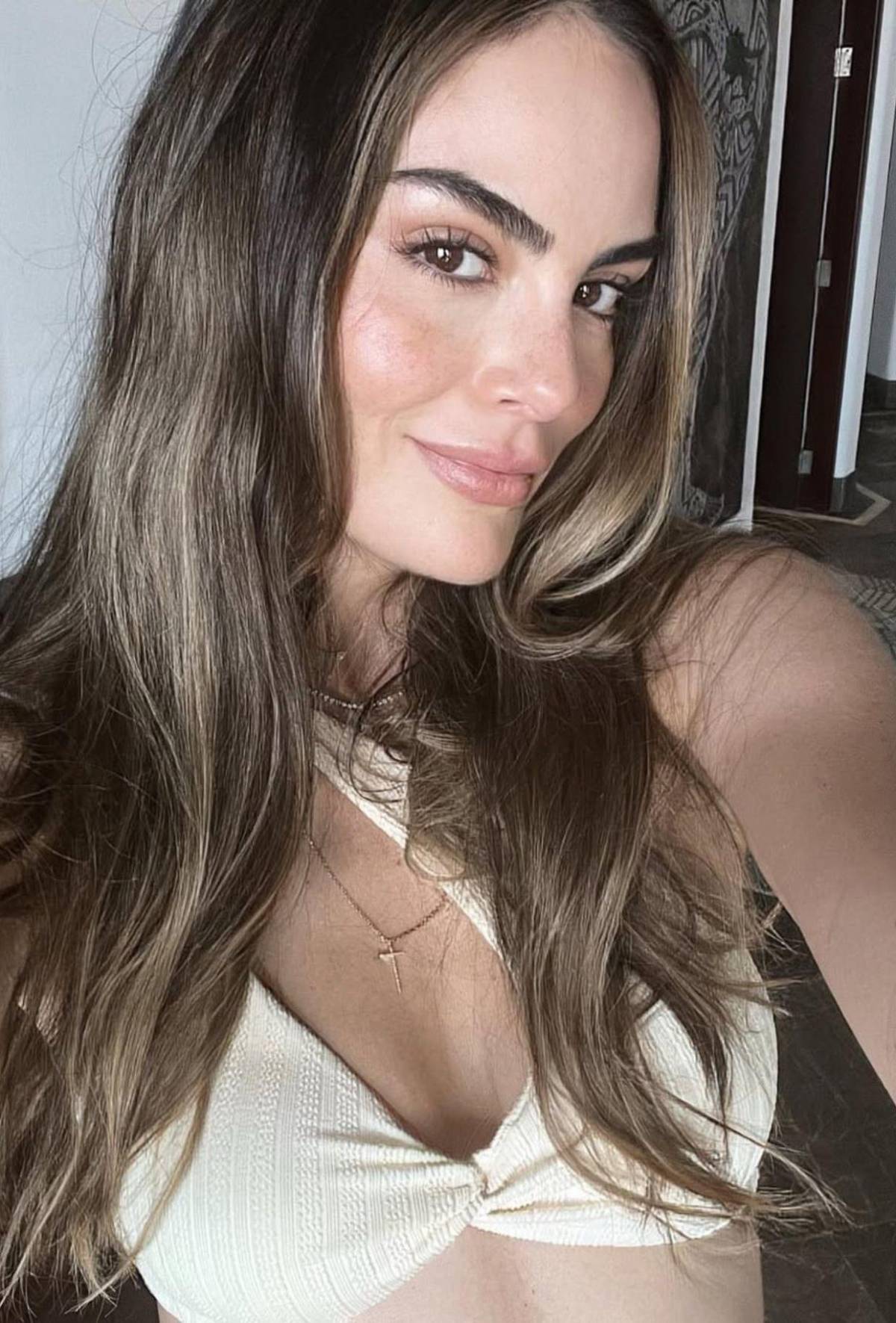 Ximena Navarrete muestra su figura a pocos días de haber dado a luz
