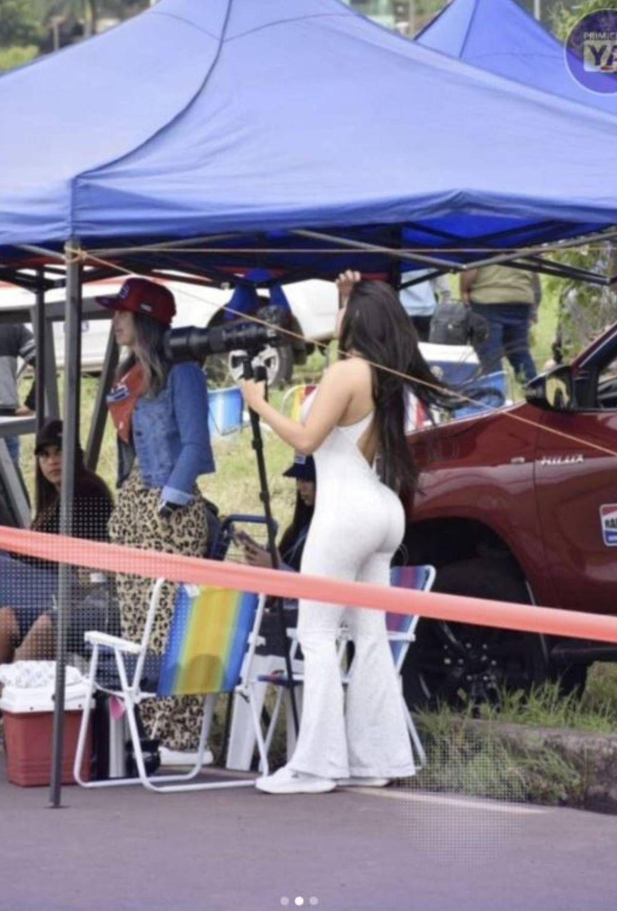 Vetan a fotógrafa deportiva por su vestimenta: ella se pronuncia y desata la polémica