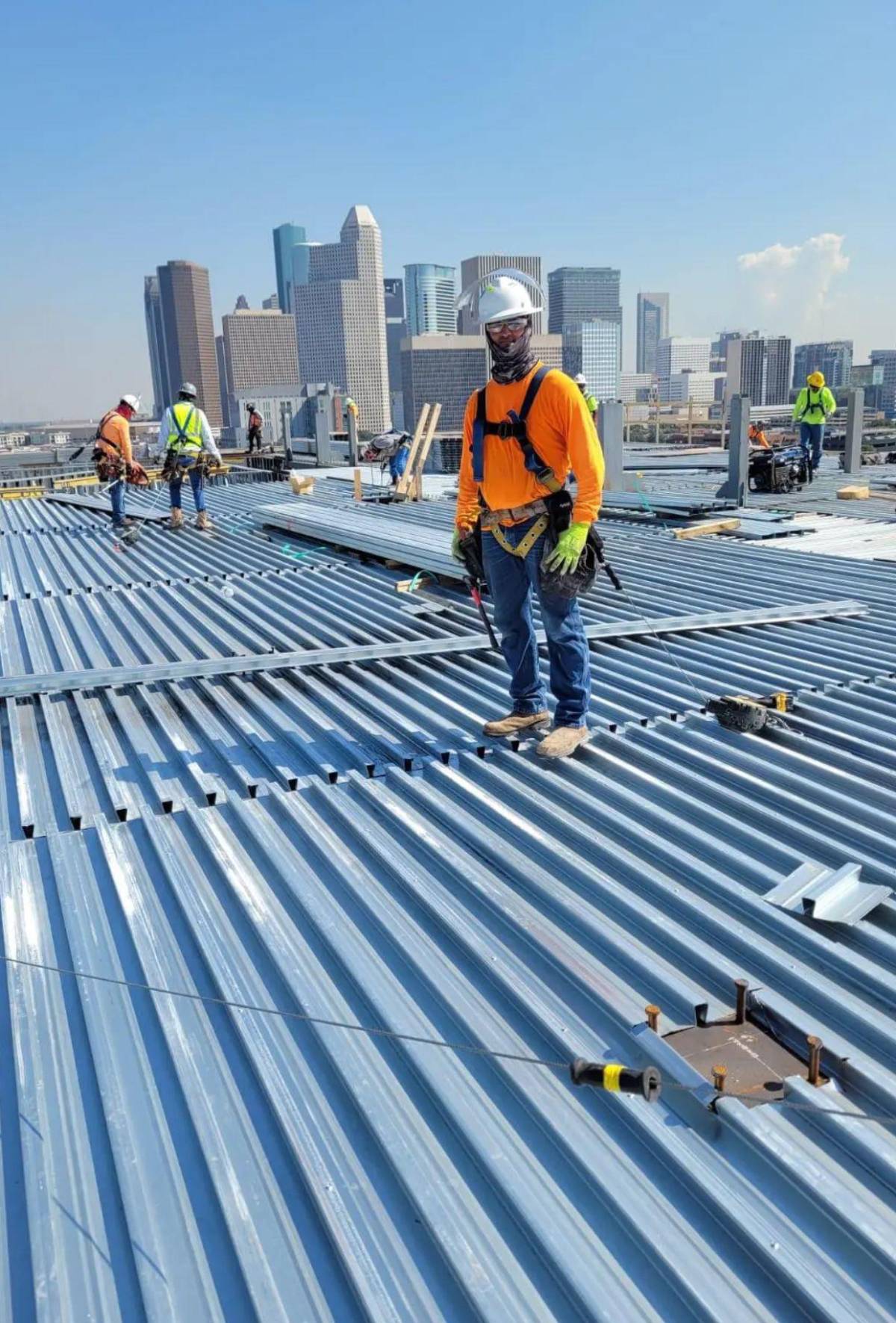 Exjugador de la Selección de Honduras sale adelante en EE UU con la construcción y el fútbol