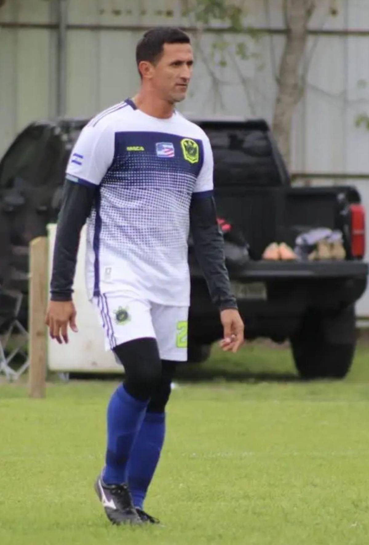 Exjugador de la Selección de Honduras sale adelante en EE UU con la construcción y el fútbol