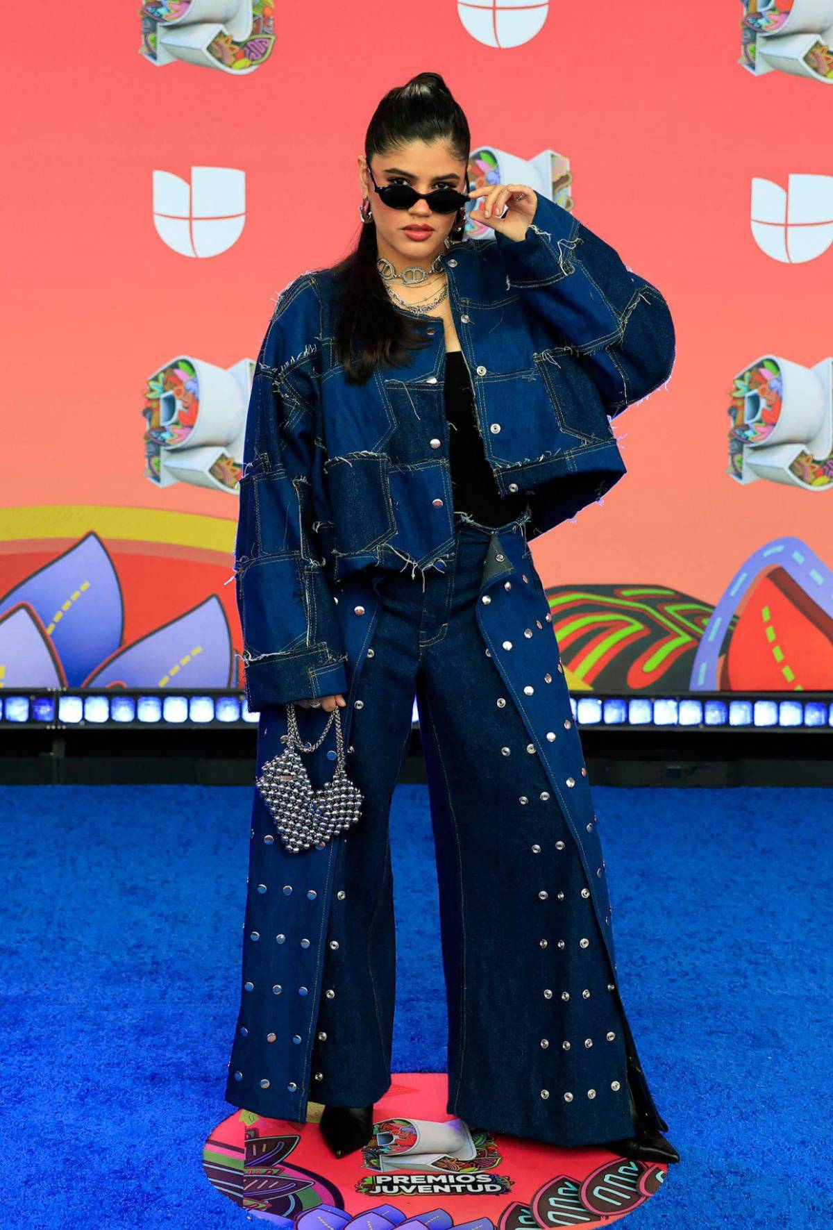 Así lucieron los famosos en la alfombra azul de Premios Juventud