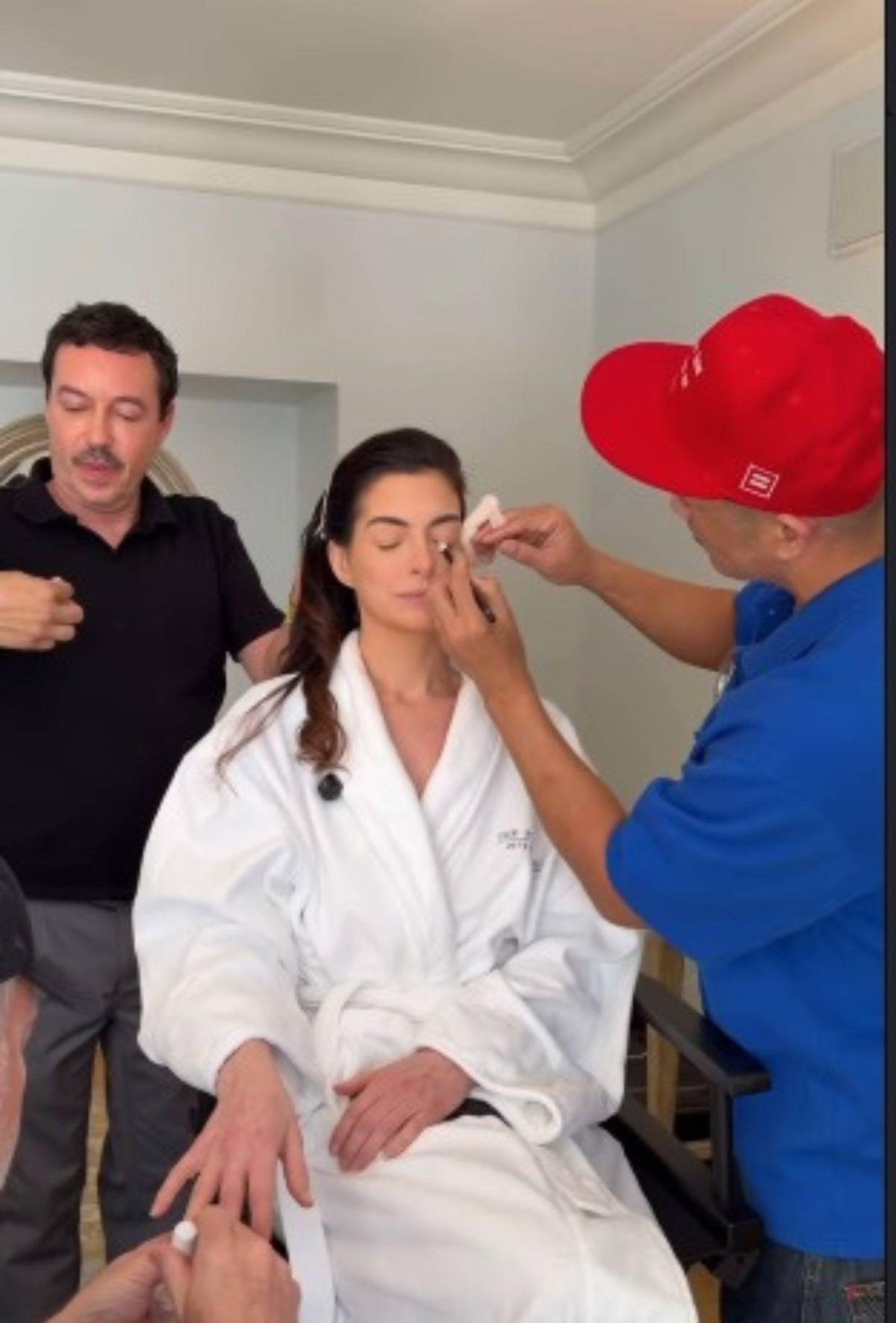 Así consiguió Anne Hathaway su efecto lifting en los Oscar sin pasar por el quirófano