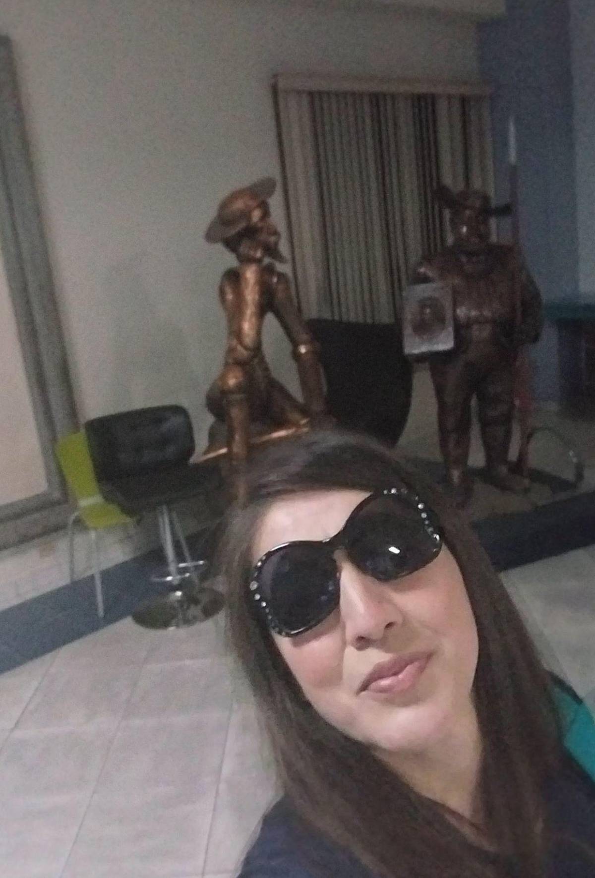 Floridalia Aguilar, viral por su manifestación durante discurso de Nasry Asfura, revela que aún no es doctora