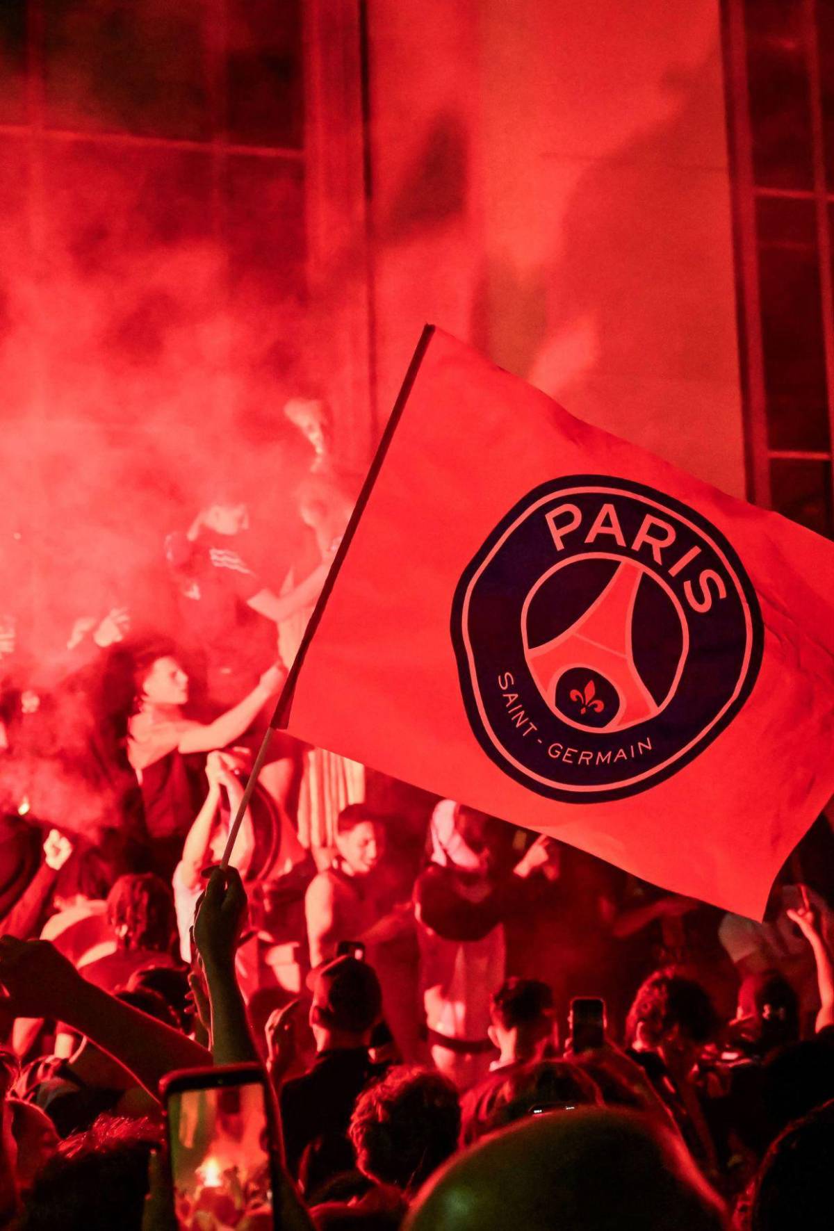 En fotos: Muertos en París tras celebración del PSG por ganar la Champions