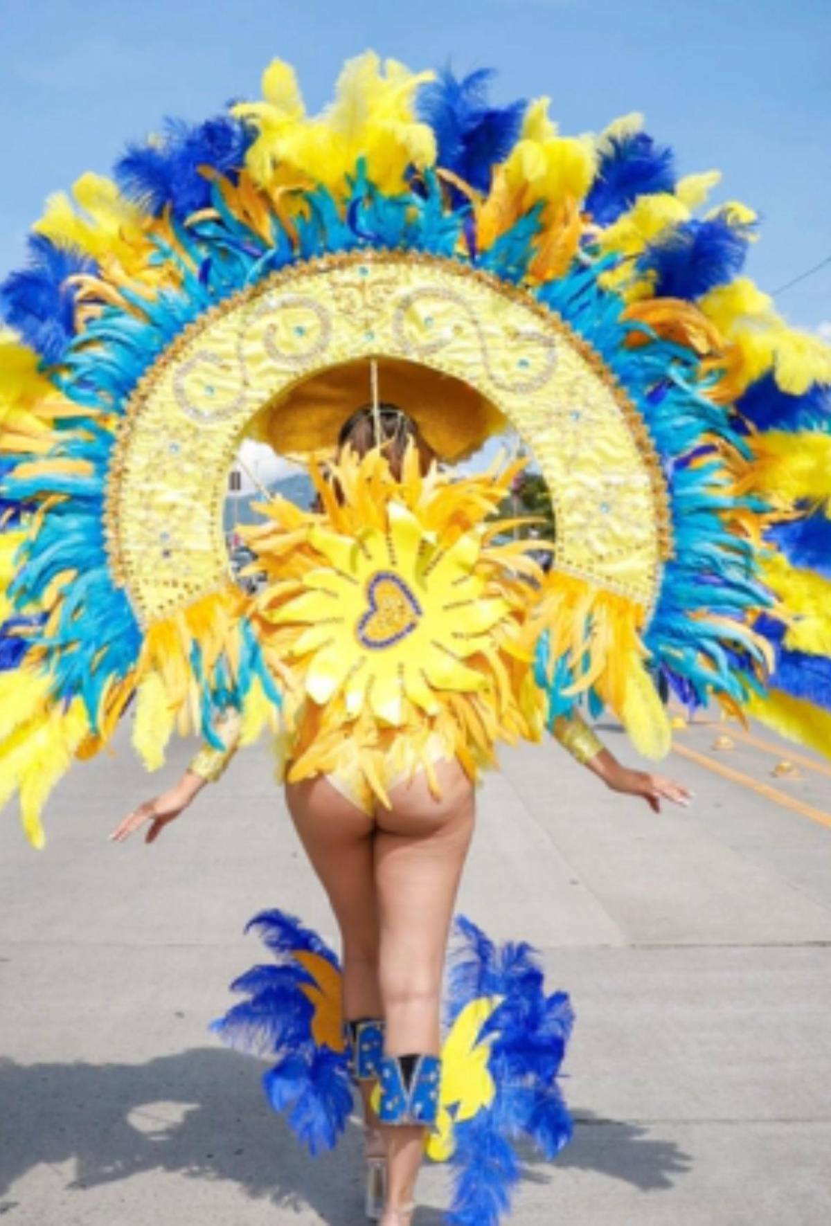 Alejandra Rubio impacta con su look en el Carnaval de Tegucigalpa 2025