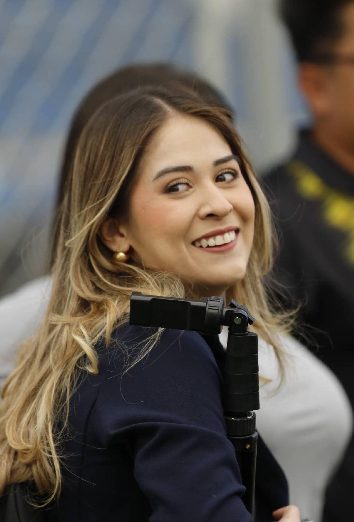 ¡Un espectáculo! Las bellas chicas que engalanan el clásico entre Real España y Motagua