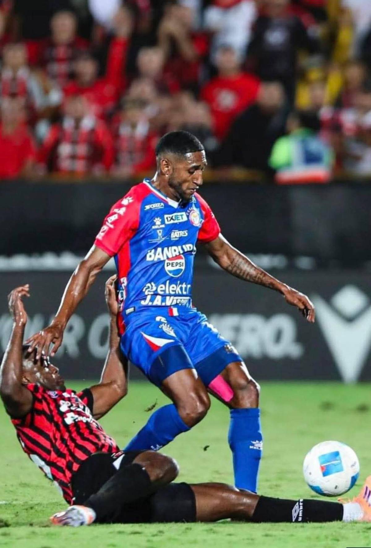 Fichajes: Motagua a punto de dar un batacazo, España presenta cuatro jugadores y catracho a la MLS