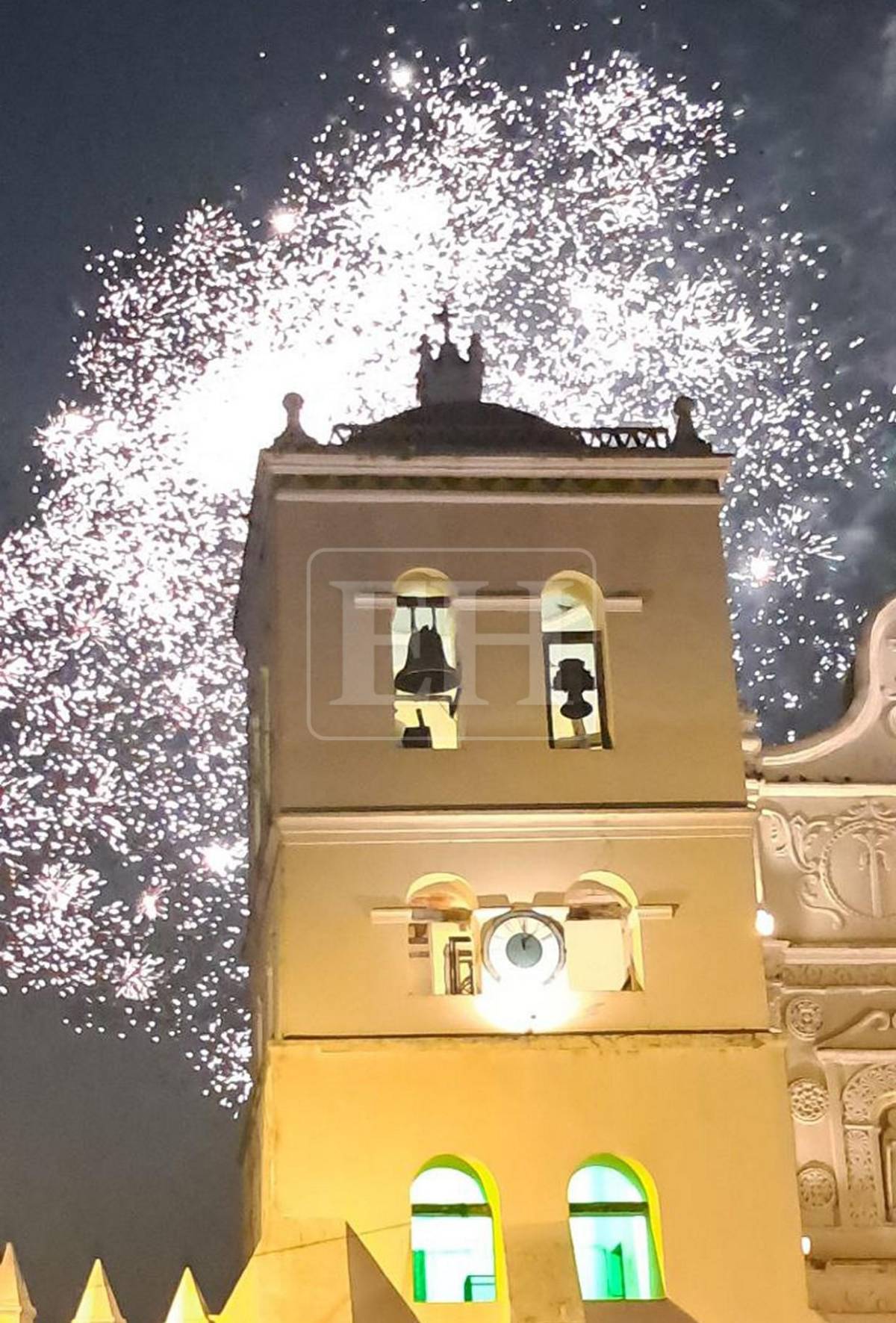Comayagua recibe 2026 con luces frente a su icónica catedral