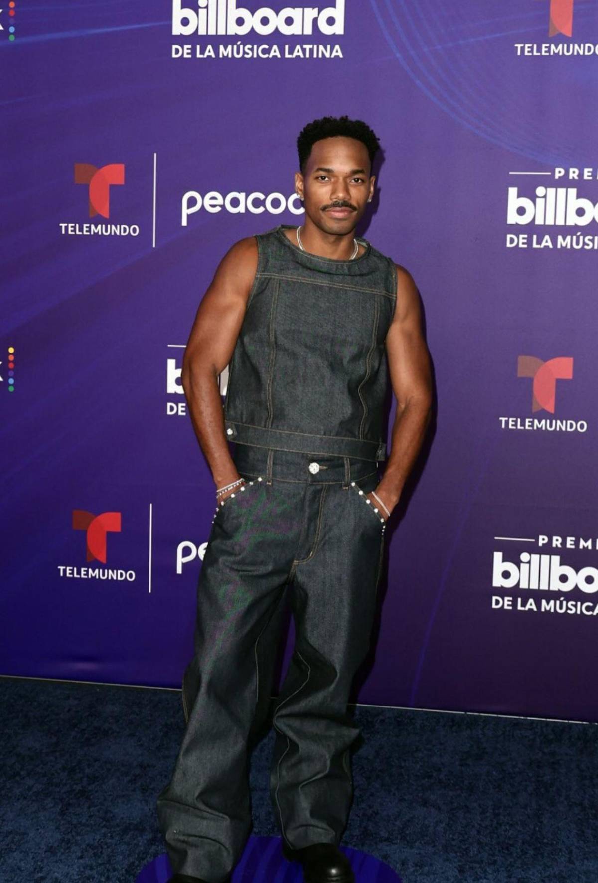 La alfombra azul de los Premios Billboard de la Música Latina 2025: Todos los looks