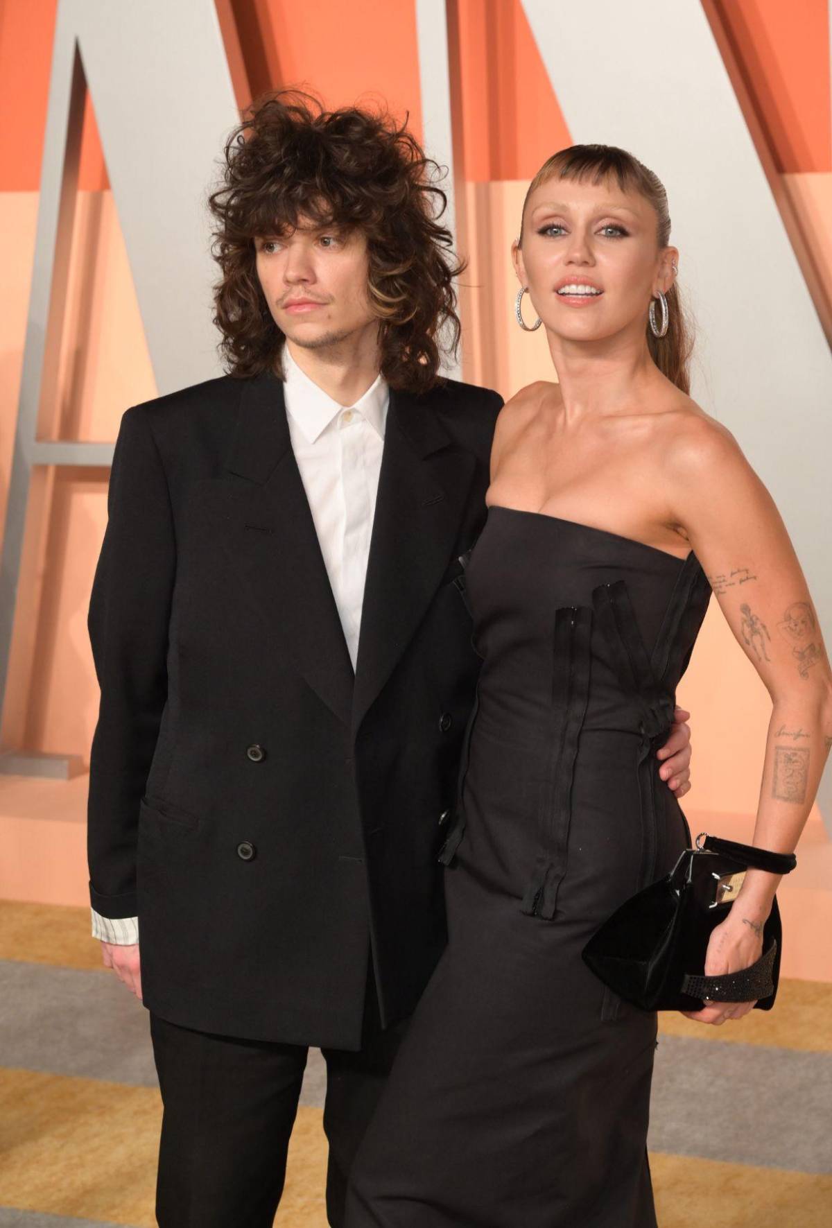 Miley Cyrus se compromete con Maxx Morando: Así lució la cantante su anillo