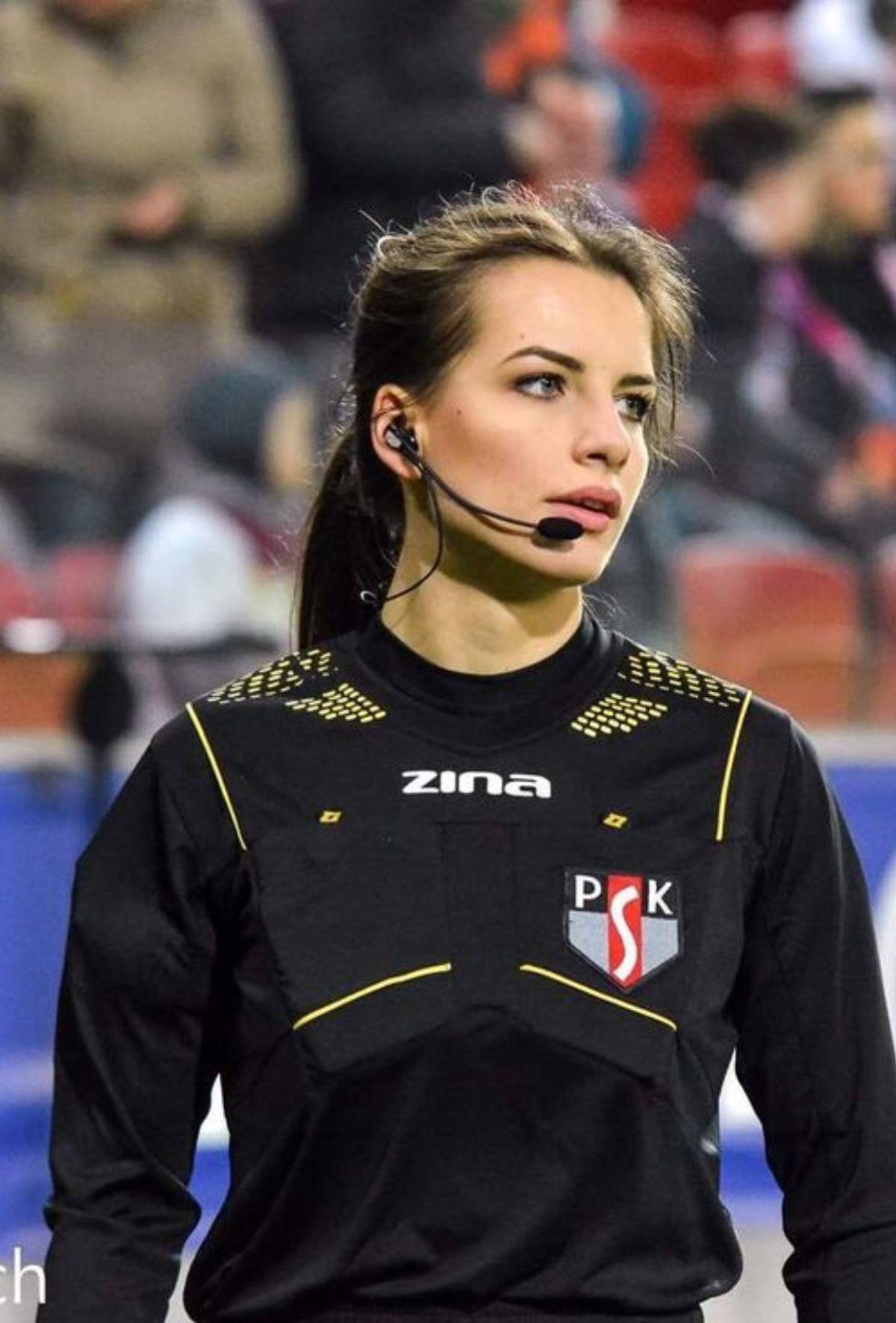 ¡Hermosas! El top 15 de las árbitras más bellas en el fútbol