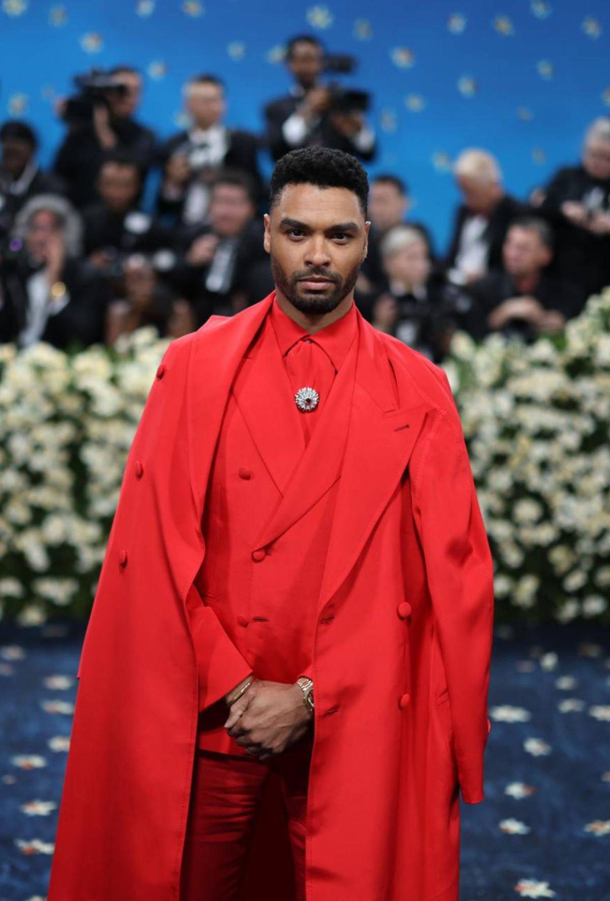 ¡Adiós Bridgerton!: Regé-Jean Page, en nueva serie erótica de Netflix