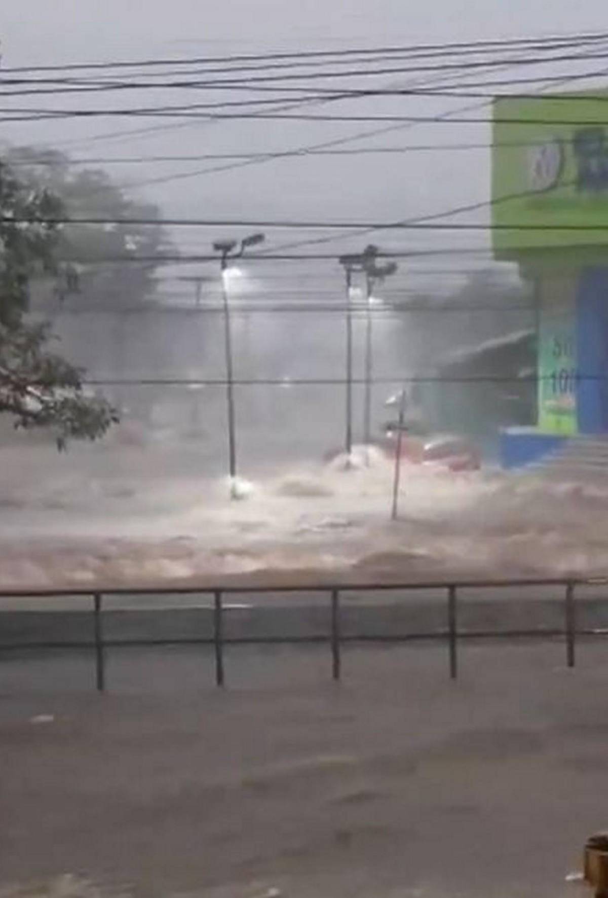 Parecía un tsunami: tormenta en San Pedro Sula dejó imágenes apocalípticas