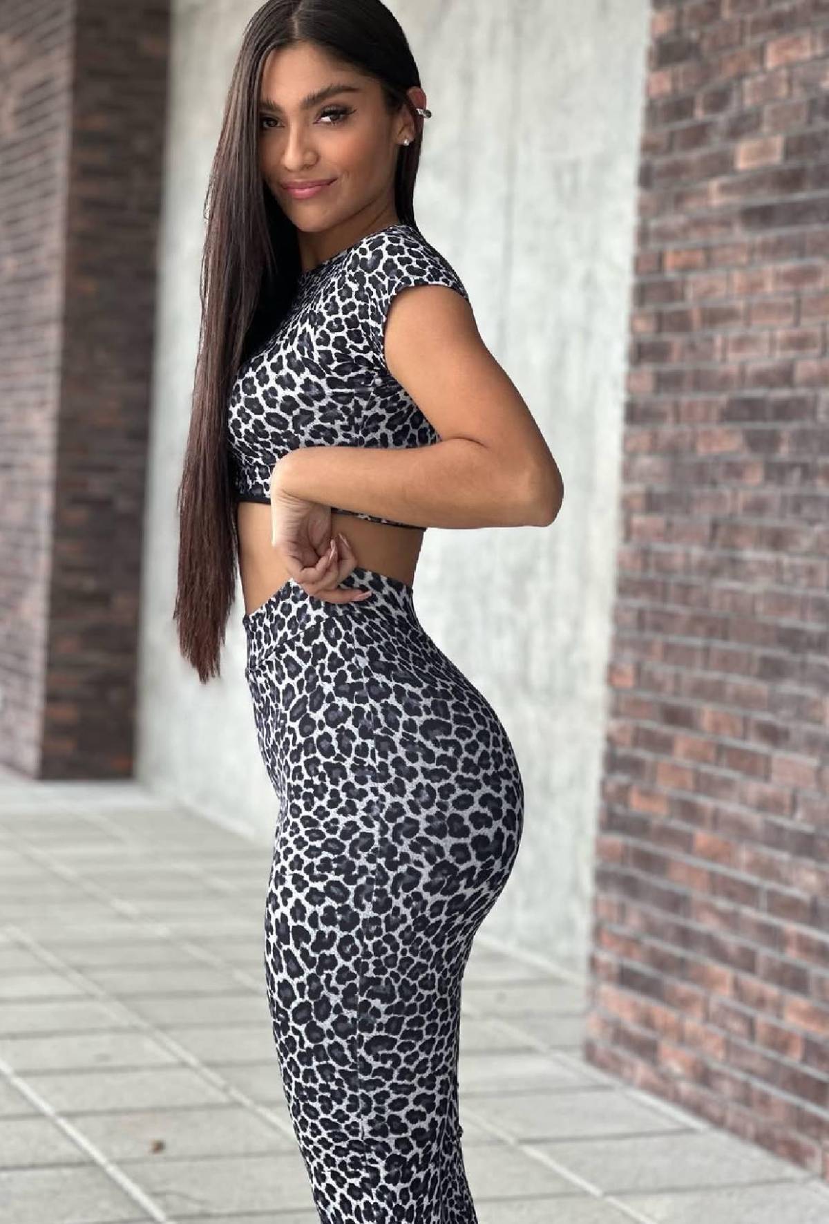 Modelo viral de Costa Rica enciende las redes con propuesta irresistible para jugador hondureño