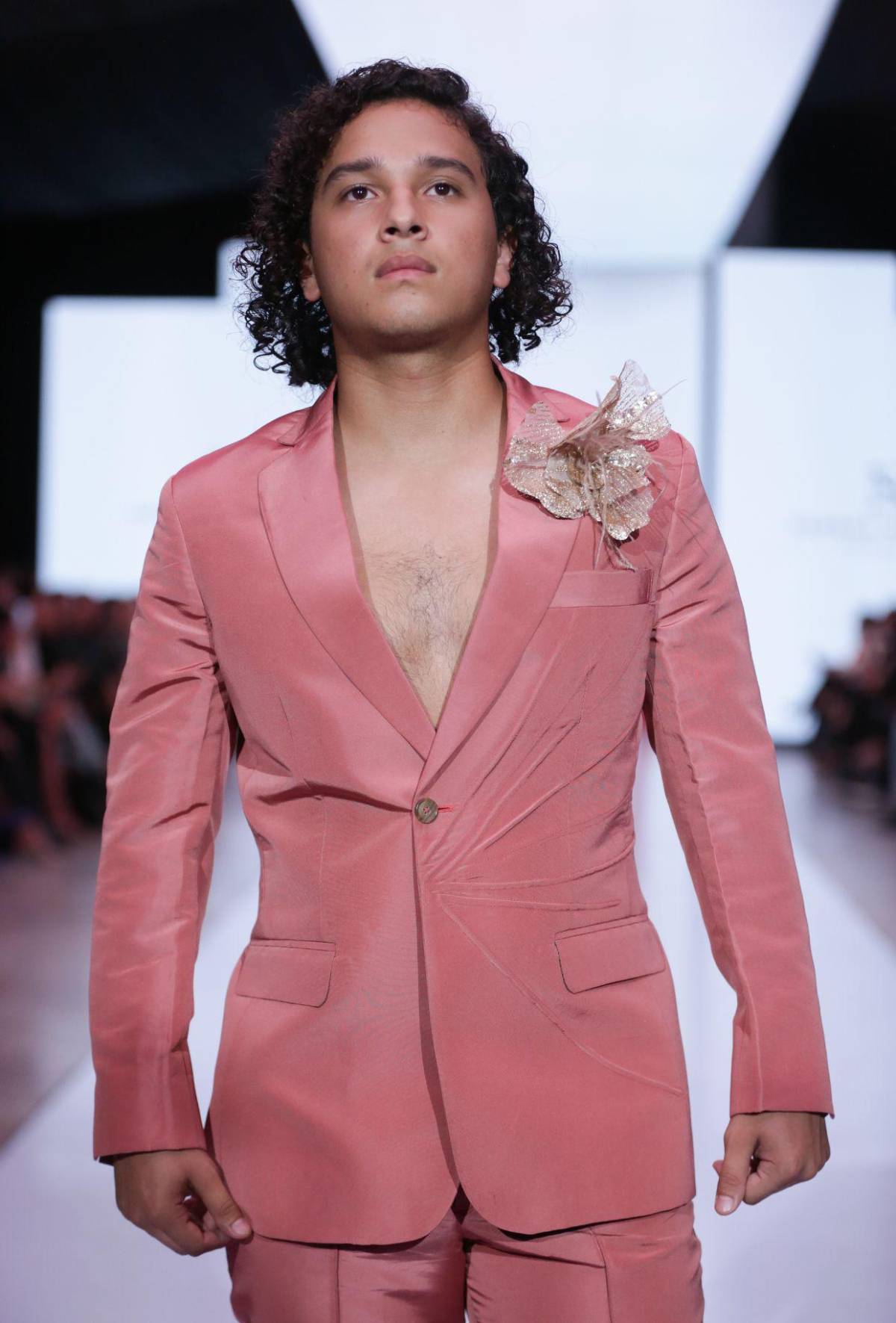 Bac Estilo Moda 2025: Un repaso por los diseños más destacados de la gala