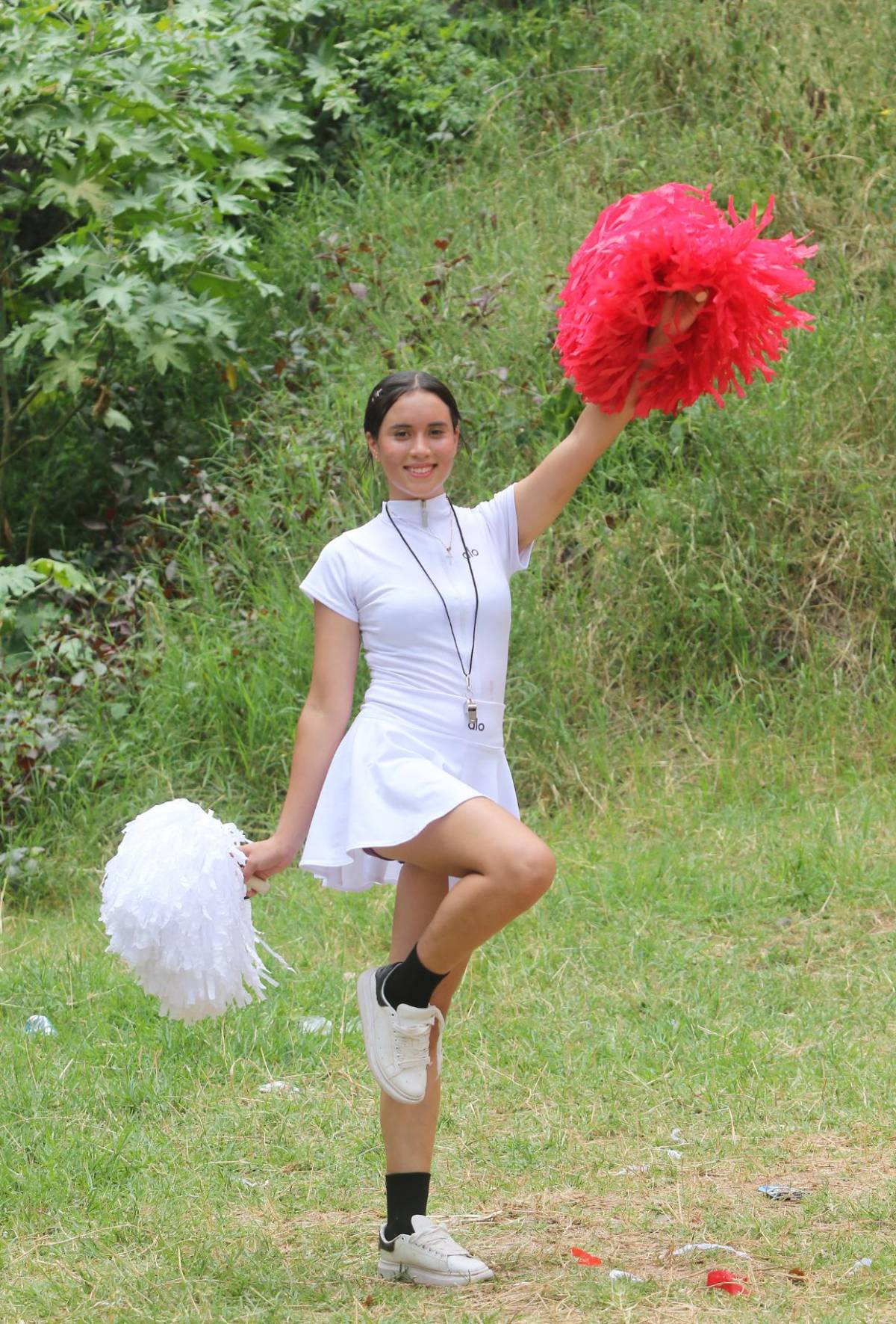 Pasos listos para celebrar la independencia: conoce a las pomponeras del Instituto San Pablo