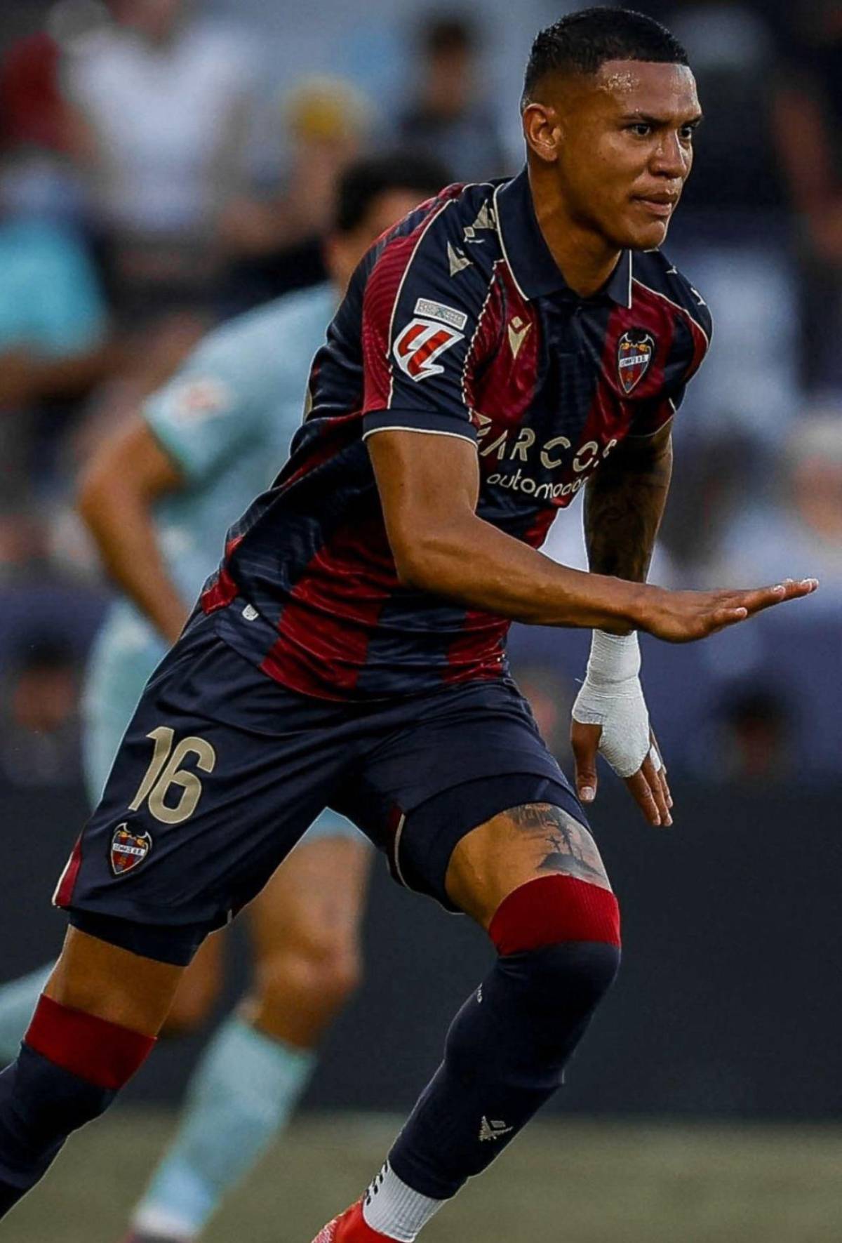 El crack mundial del Real Madrid que le regaló su camiseta a Kervin Arriaga